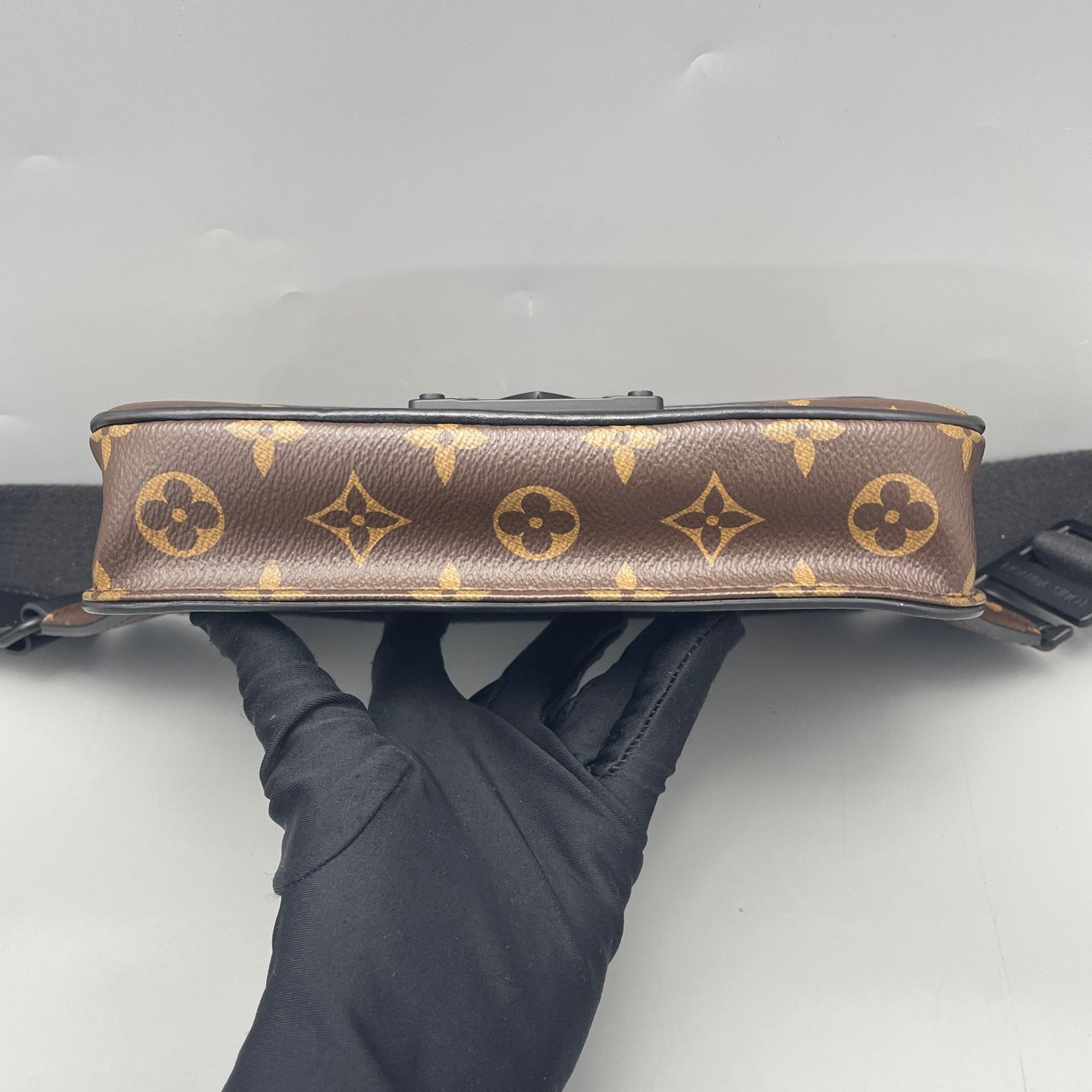 Louis Vuitton - S-Lock Messenger Belt Bag - Monogram coated canvas with leather trim - Brown - (small)