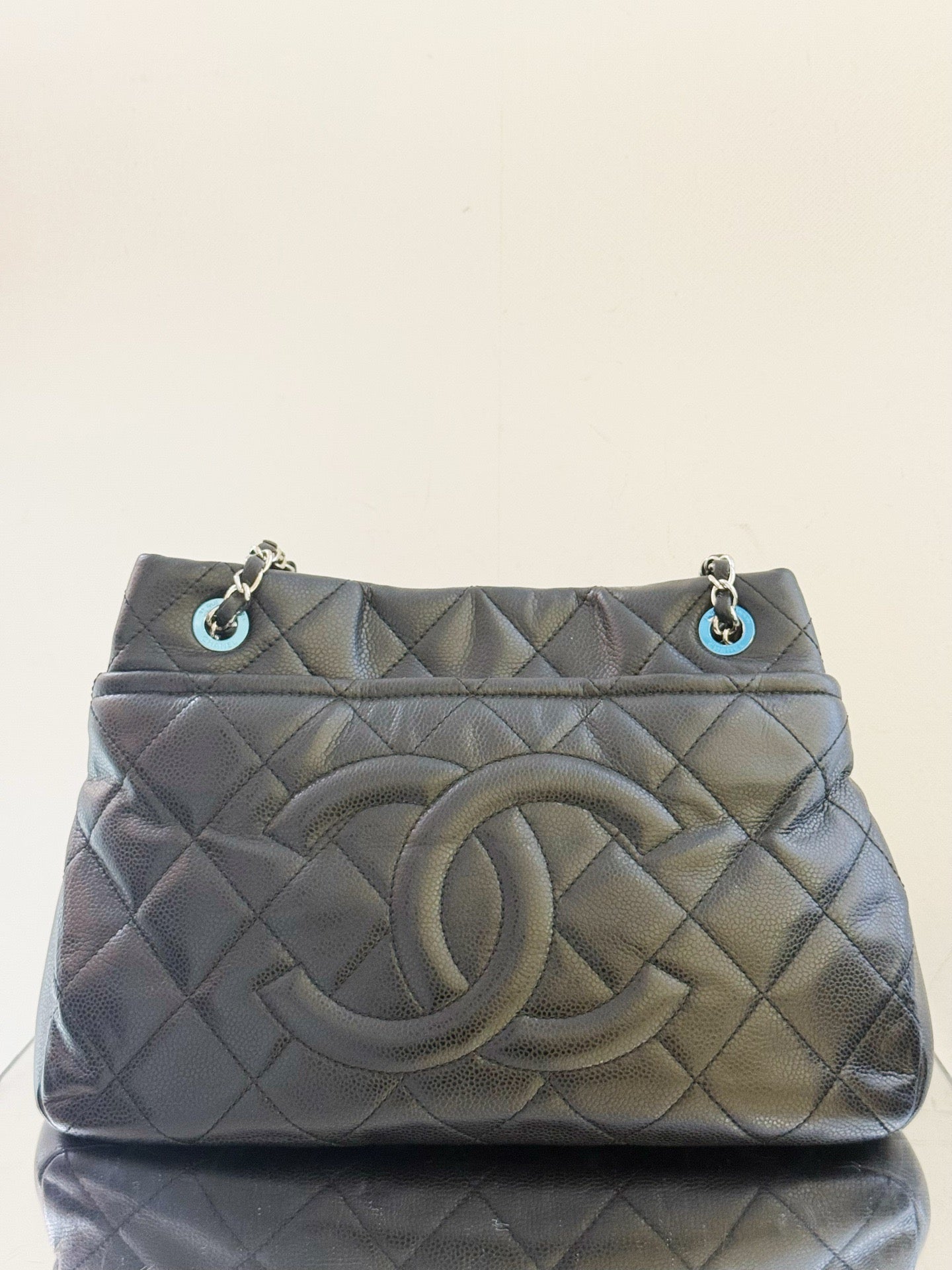 Chanel - Quilted Large CC Tote Shoulder Bag - Caviar leather - Black - (large)