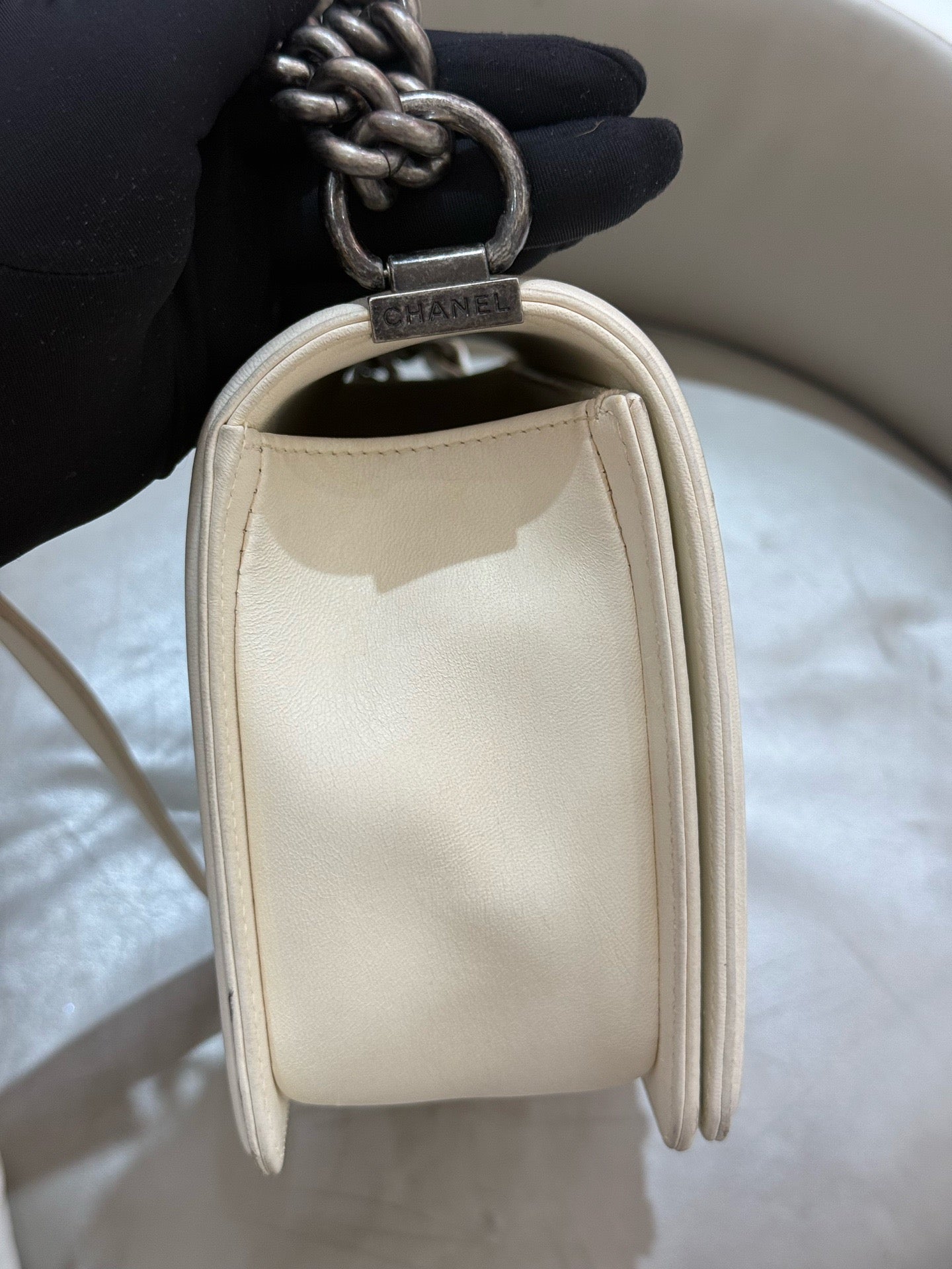 Chanel - Boy Bag - Calfskin leather - White - (medium)