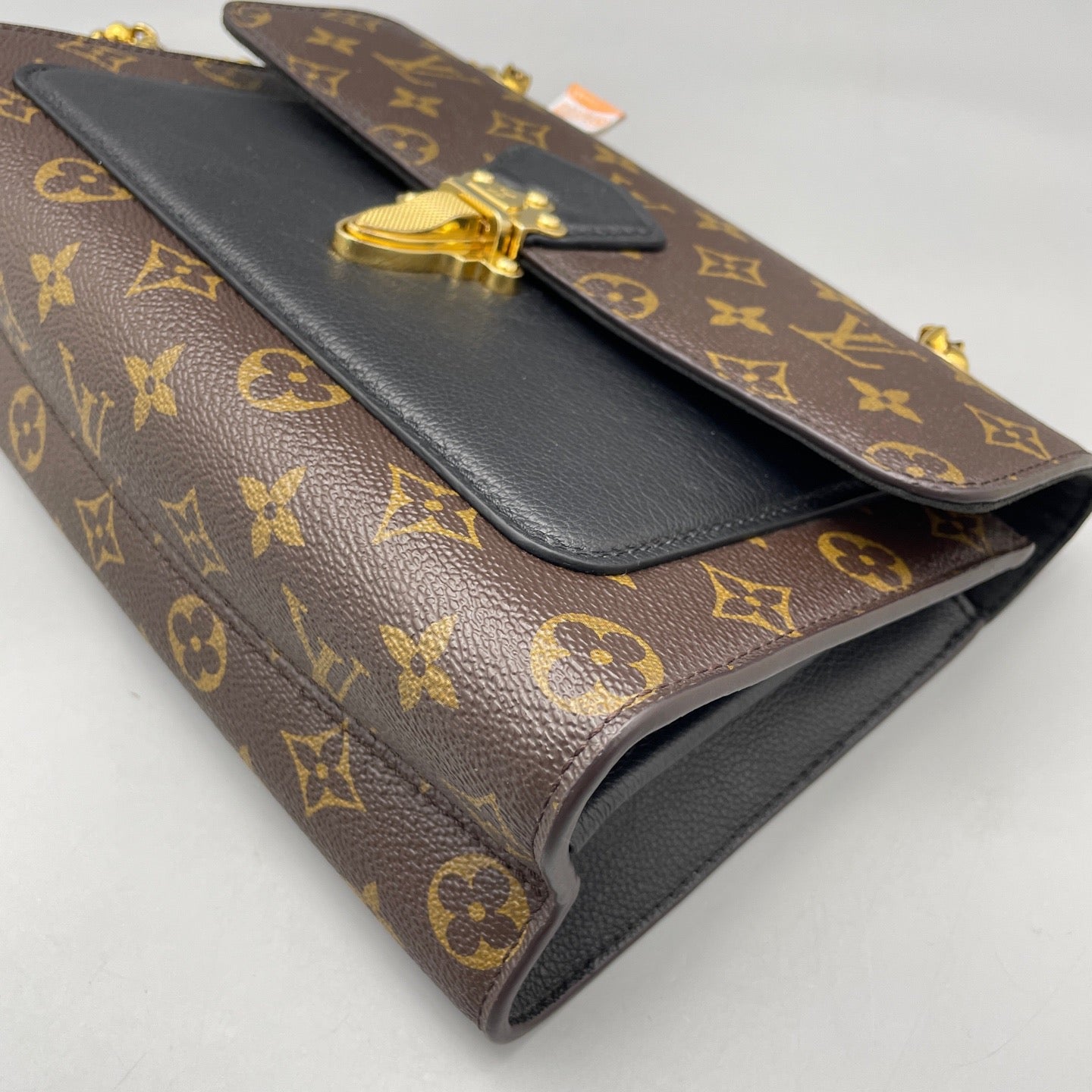 Louis Vuitton - Victoria Chain Bag - Monogram coated canvas with grained leather trim - Brown and Black with Gold-Tone Hardware - (Medium)