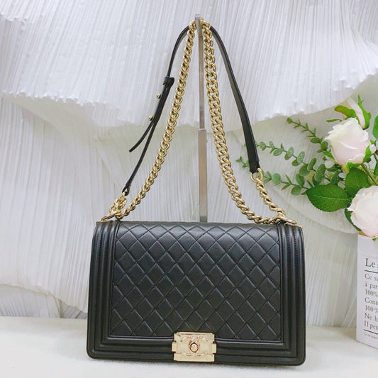 Chanel - Le Boy - Lambskin leather - Black - (medium)