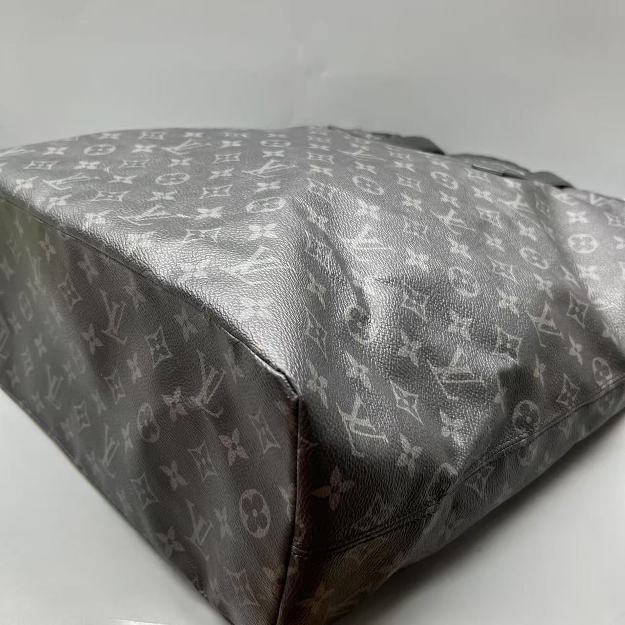 Louis Vuitton - Black Monogram Black Warrior Tote Bag - Coated canvas - Black - (Large)