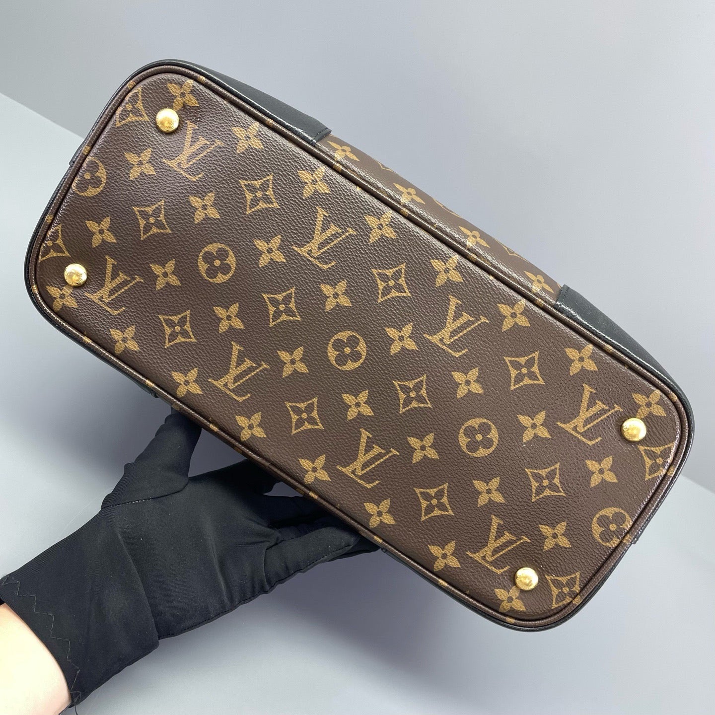 Louis Vuitton - Flandrin - Monogram coated canvas with black grained leather trim - Brown and Black - (Medium)