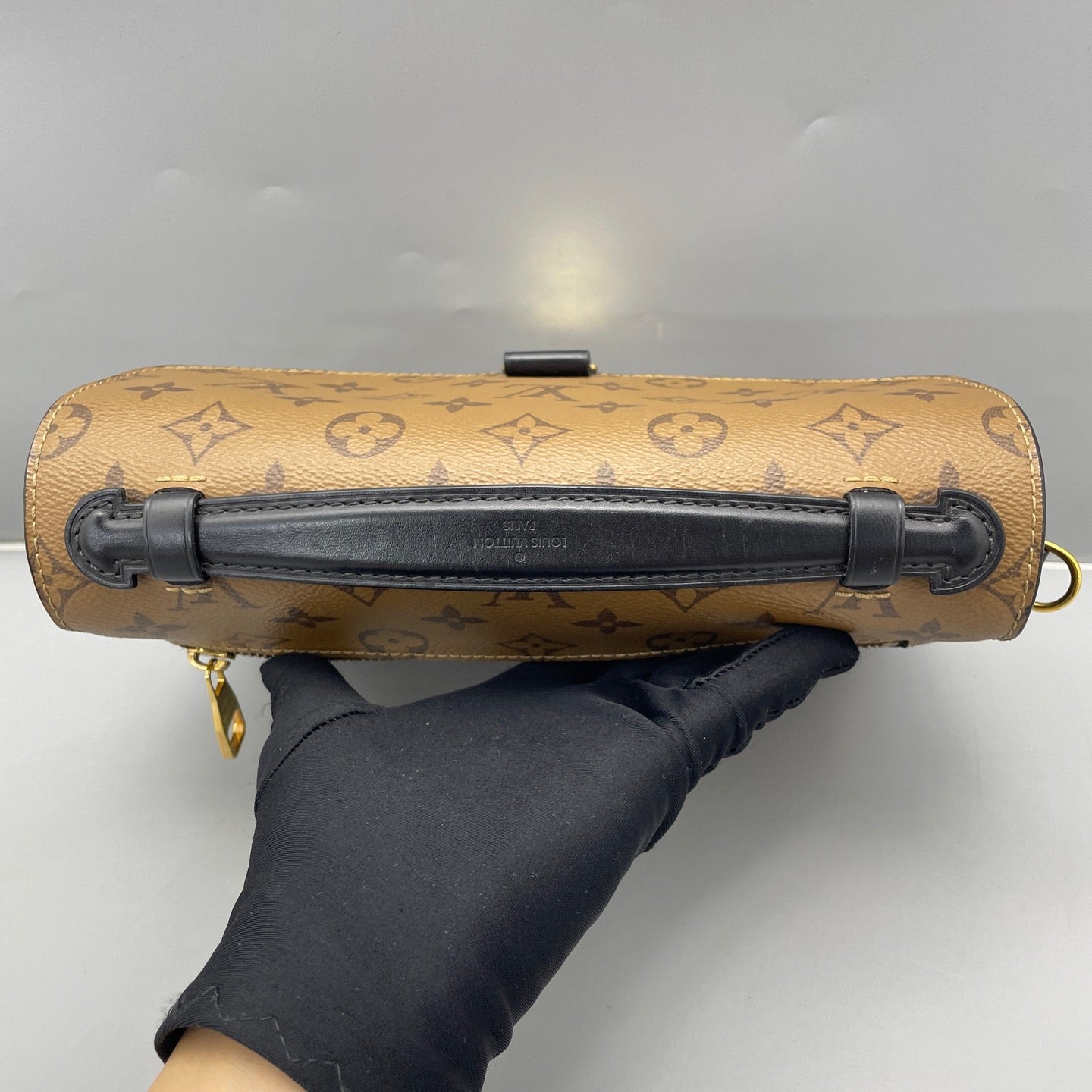 Louis Vuitton - Pochette Metis Monogram Reverse - Monogram coated canvas with leather trim - Brown and Beige - (Medium)