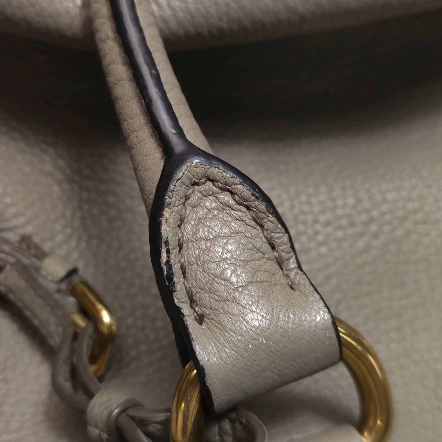 Prada - Vitello Daino Top Handle Bag - Pebbled cowhide leather - Grey - (Large)