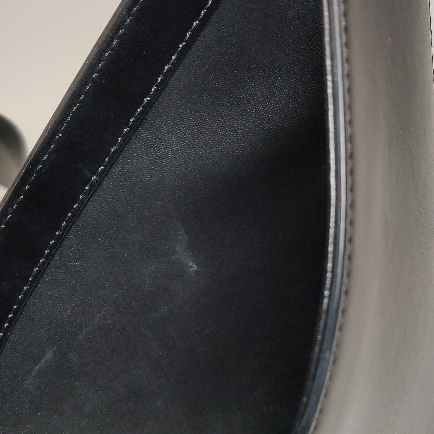 Givenchy - Cut Out - Leather with synthetic lining - Black - (Small)