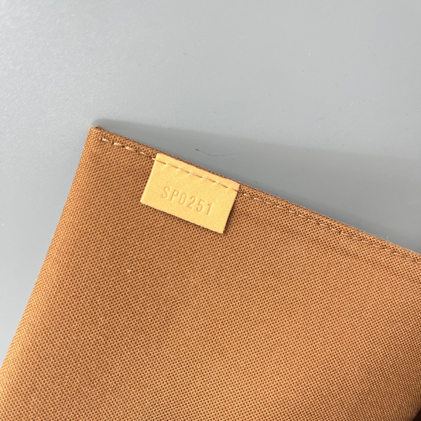 Louis Vuitton - Mini Sac Plat - Monogram coated canvas with natural cowhide leather trim - Brown - (mini)