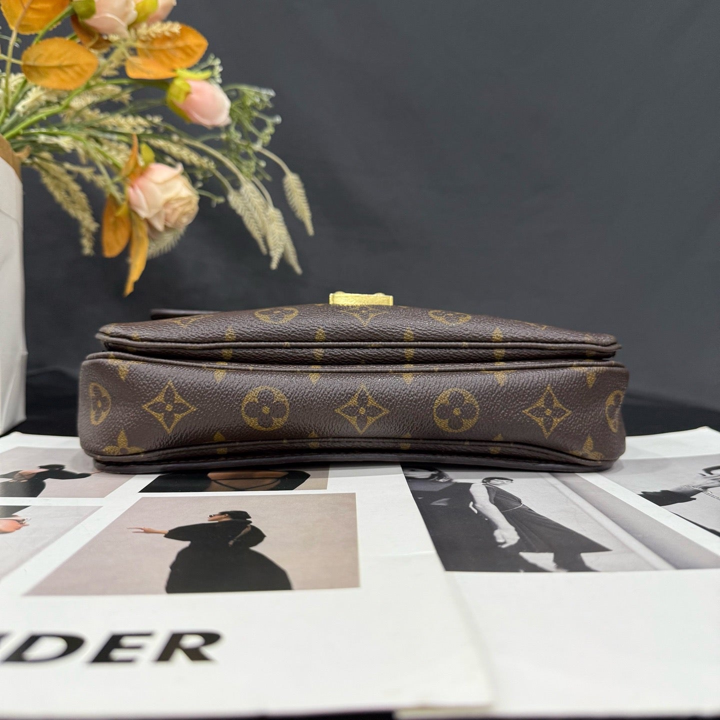 Louis Vuitton - Pochette Metis - Monogram coated canvas with natural cowhide leather trim - Brown - (medium)