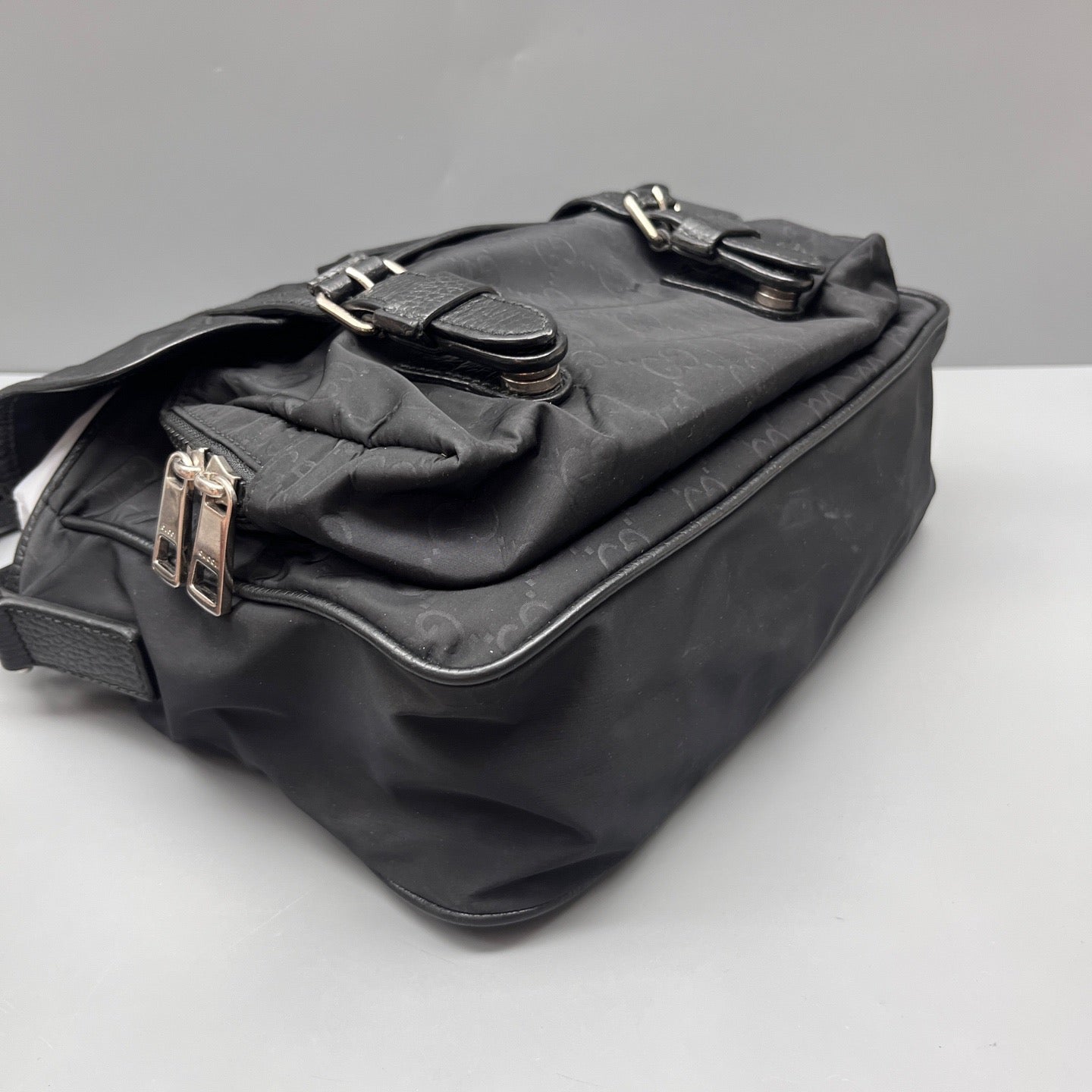 Gucci - GG Monogram Nylon Messenger Bag - Nylon with leather trim - Black - (Medium)