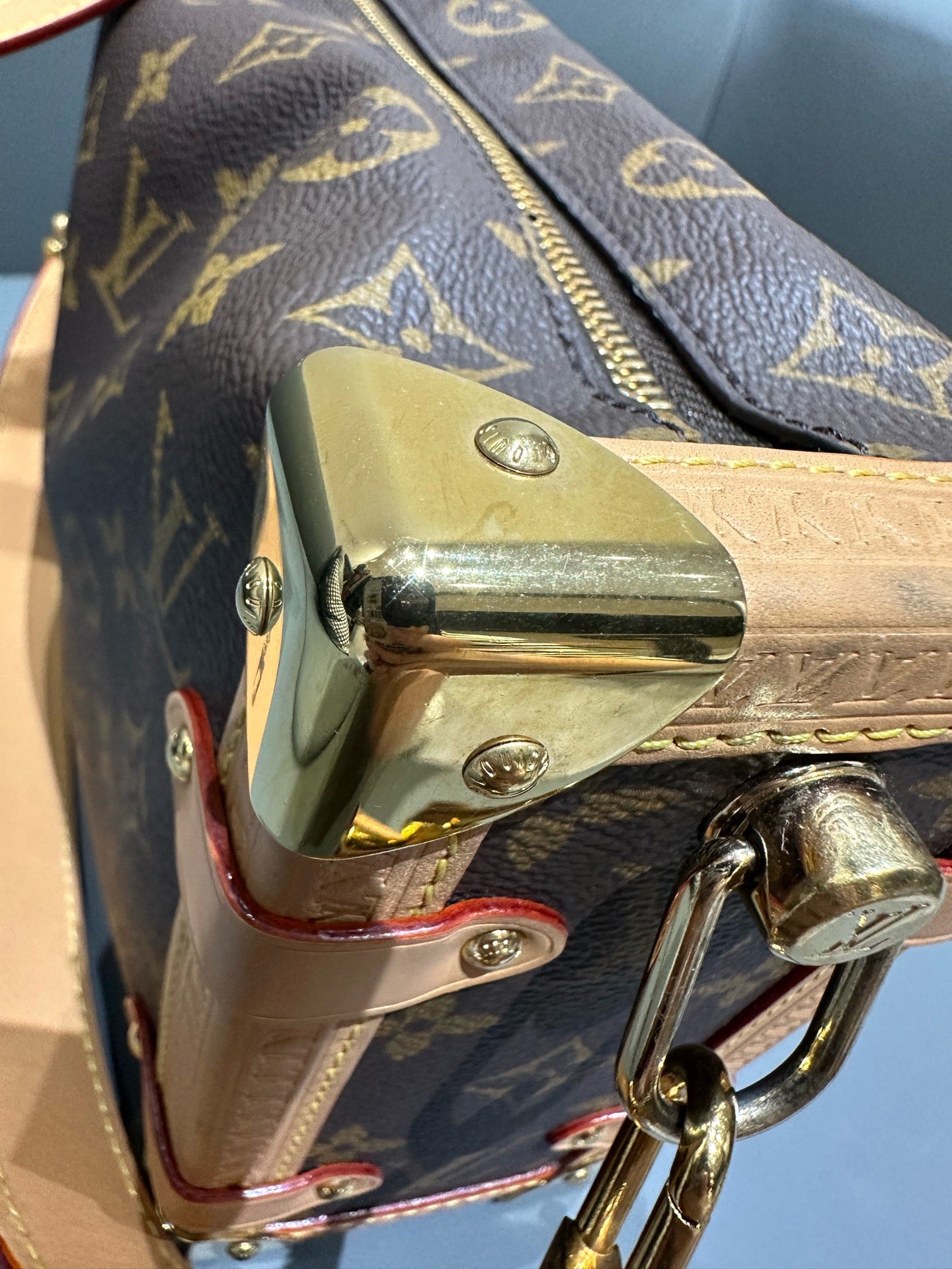Louis Vuitton - Side Trunk - Monogram coated canvas with natural Vachetta leather trim - Brown - (medium)