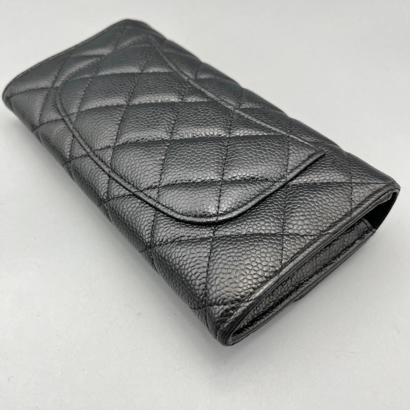 Chanel - Classic Flap Wallet - Caviar leather - Black with Gold-Tone Hardware - (Medium)