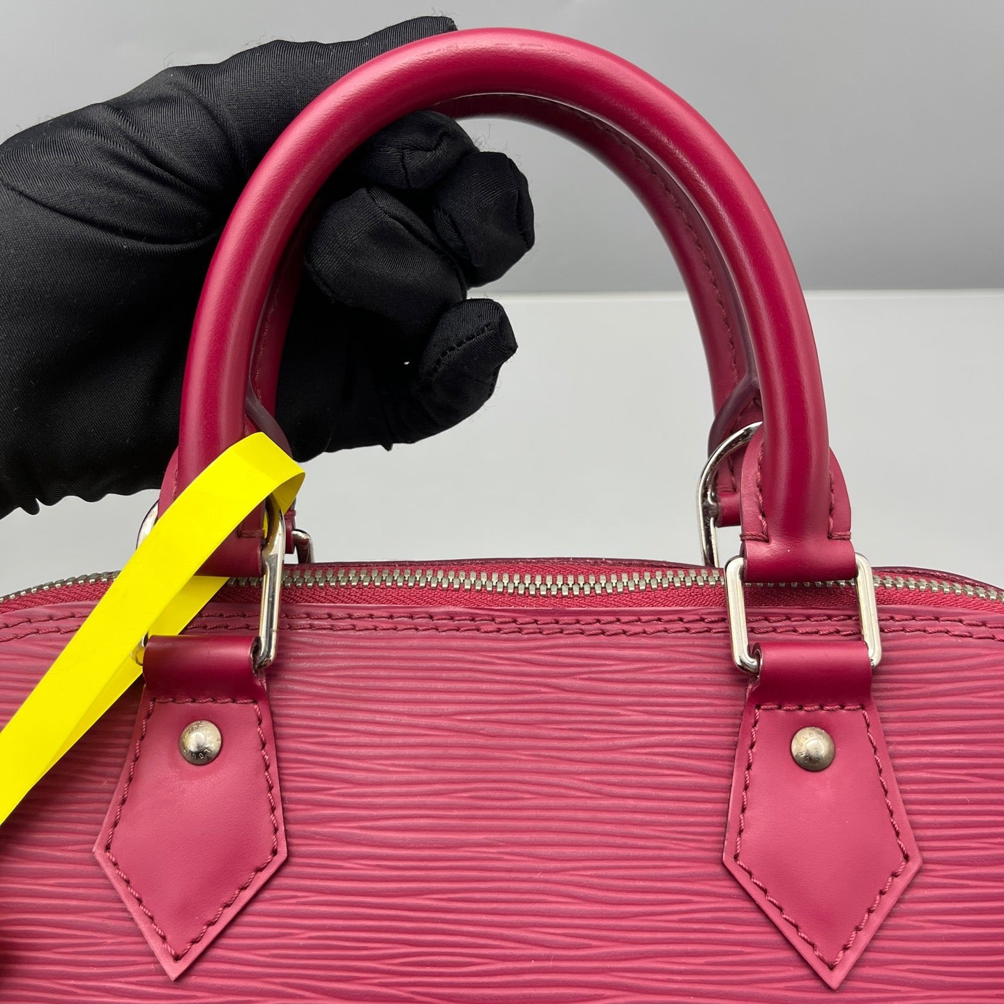 Louis Vuitton - Alma PM - Epi Leather - Burgundy - (Medium)