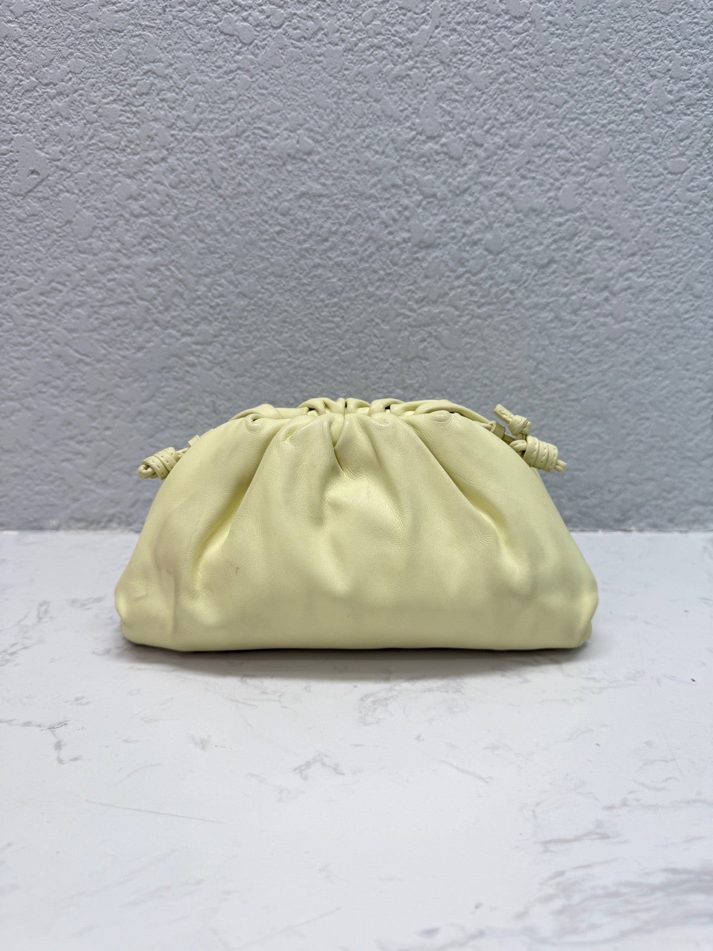Bottega Veneta - The Pouch Mini - Calfskin leather - Yellow - (mini)