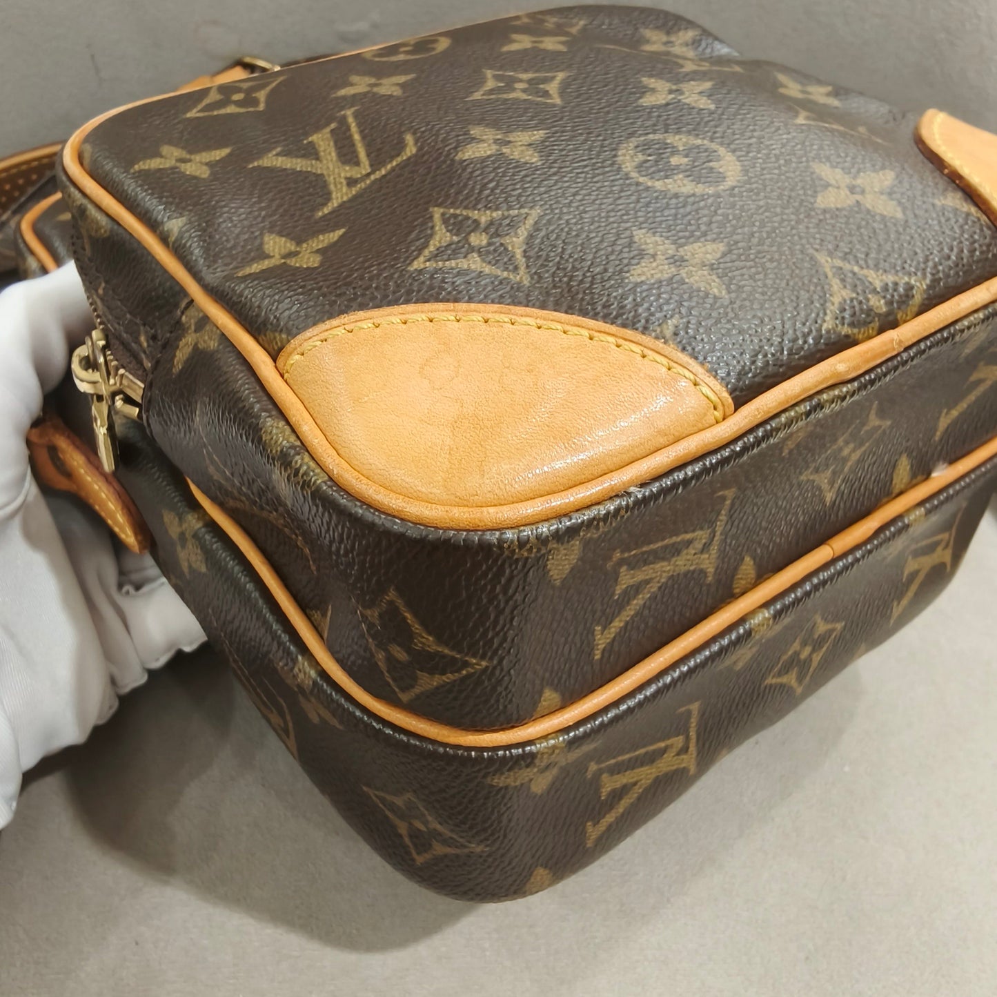 Louis Vuitton - Monogram Double-Layer Camera Bag - Monogram Canvas with Vachetta Leather Trim - Brown - (small)