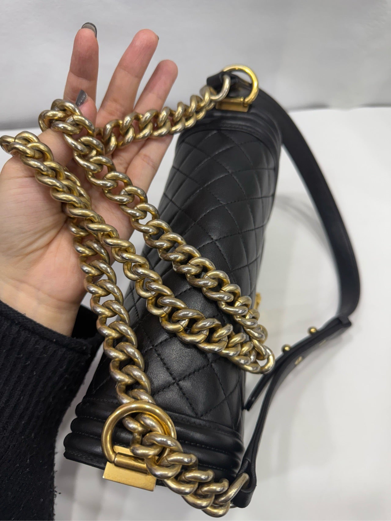 Chanel - Le Boy Medium Flap Bag - Lambskin leather - Black with Gold-Tone Hardware - (Medium)