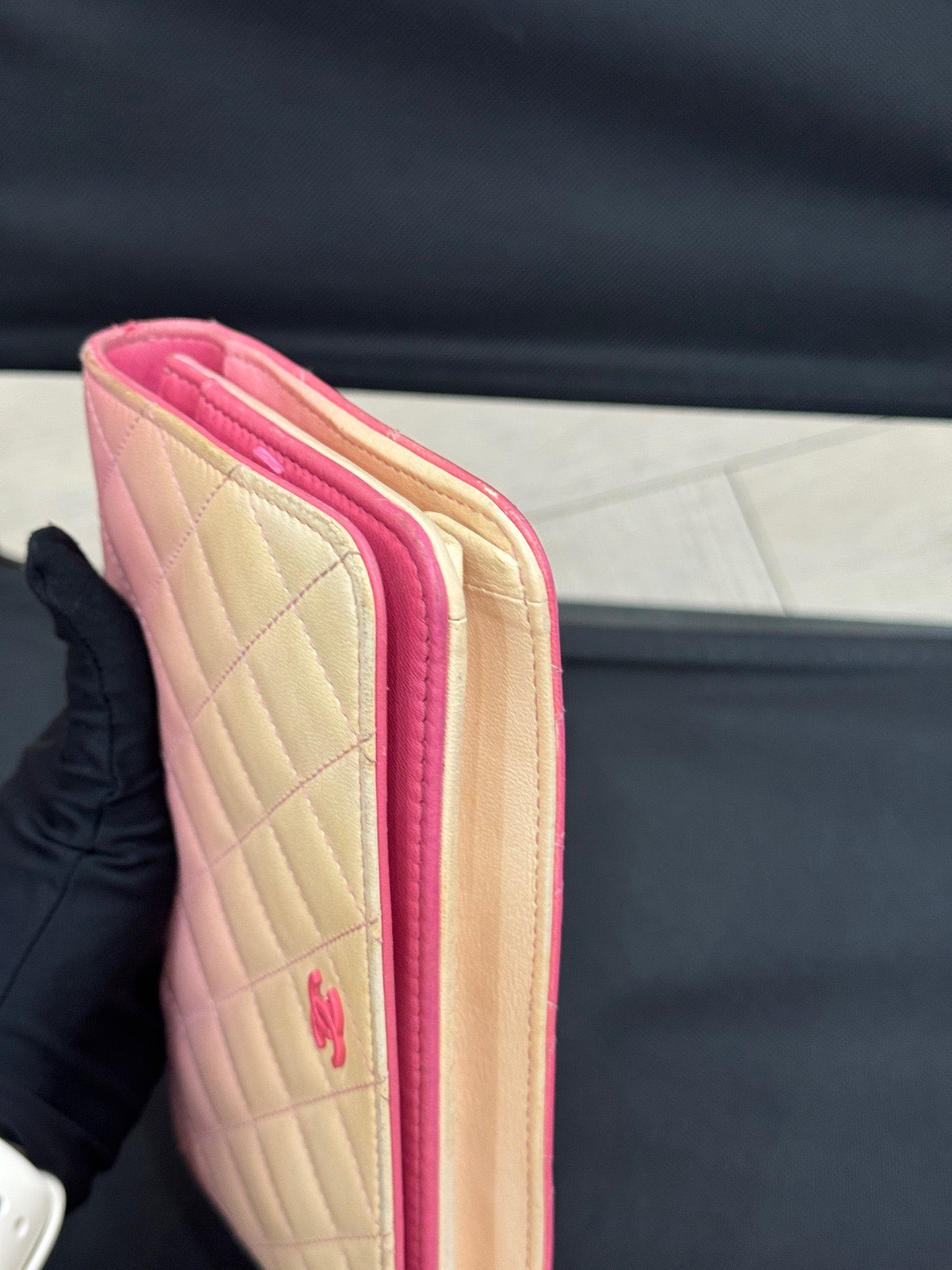Chanel - Wallet on Chain (WOC) - Lambskin leather - Gradient Pink and Cream - (mini)