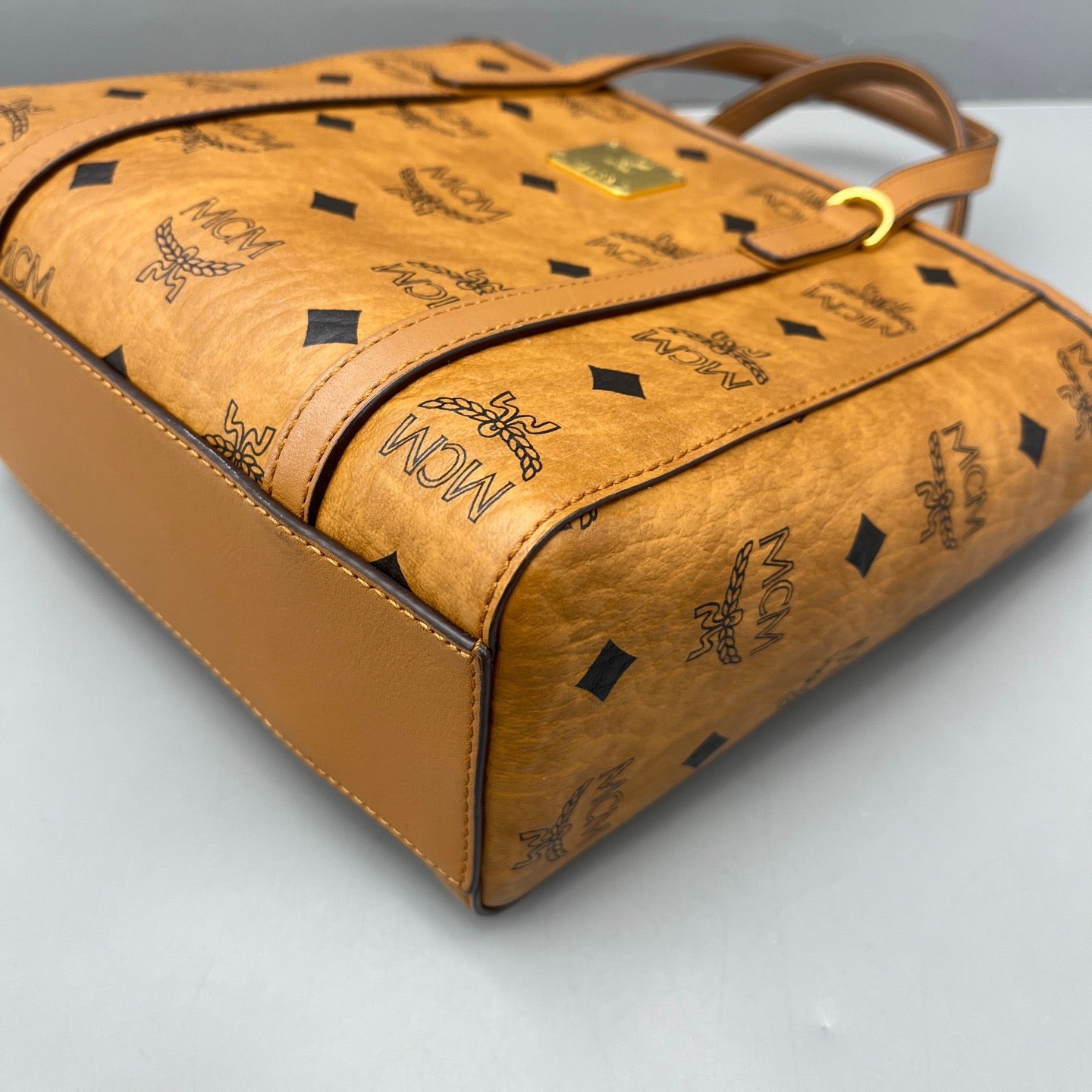 MCM - Mini Basket Tote - Visetos coated canvas with leather trim - Cognac - (mini)