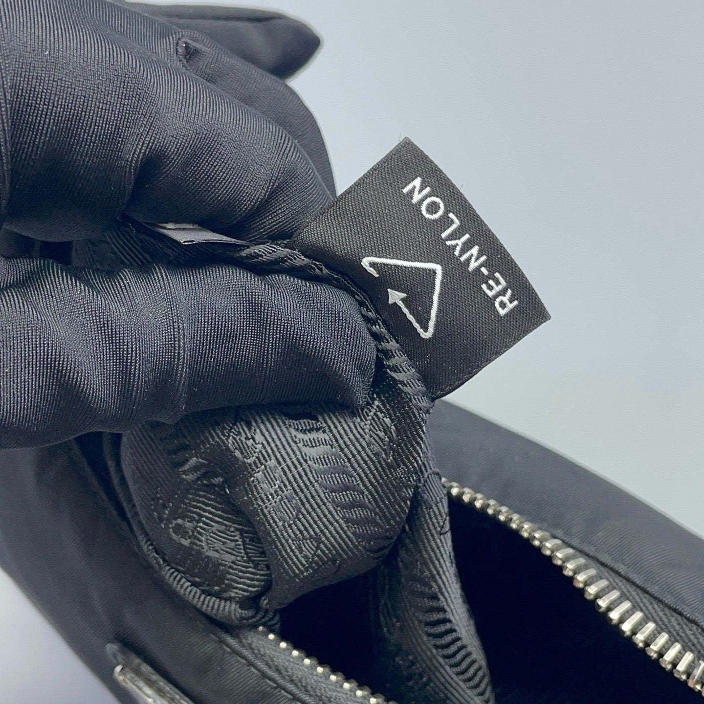 Prada - Re-Edition 2005 Shoulder Bag - Polyamide - Black - (mini)