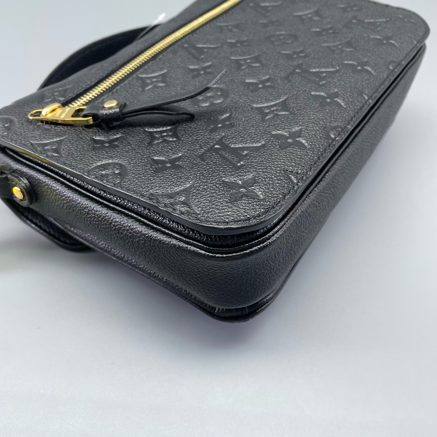 Louis Vuitton - Pochette Metis - Monogram Empreinte leather - Black - (small)