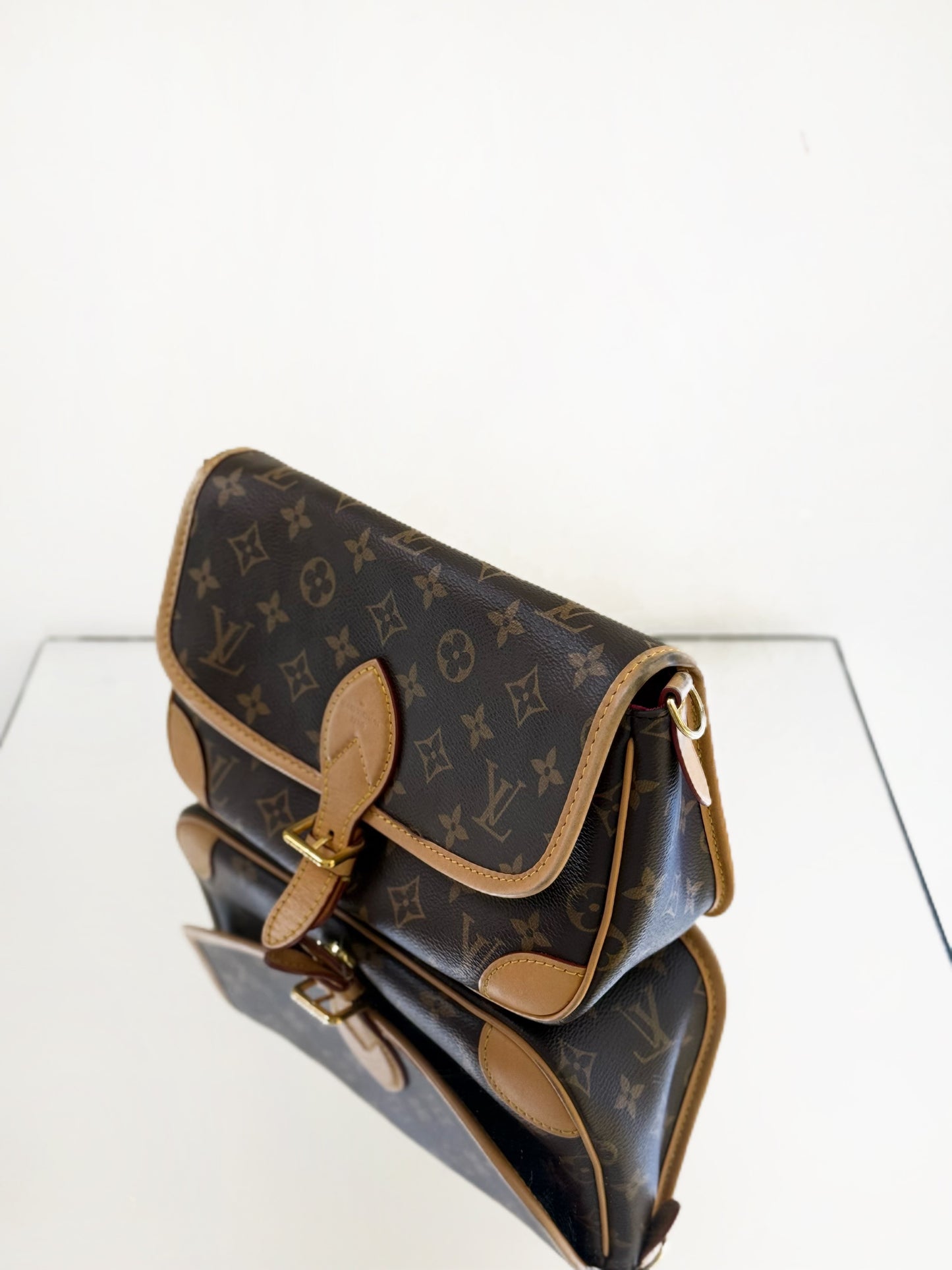 Louis Vuitton - Dione Baguette - Monogram coated canvas with Vachetta leather trim - Brown - (medium)