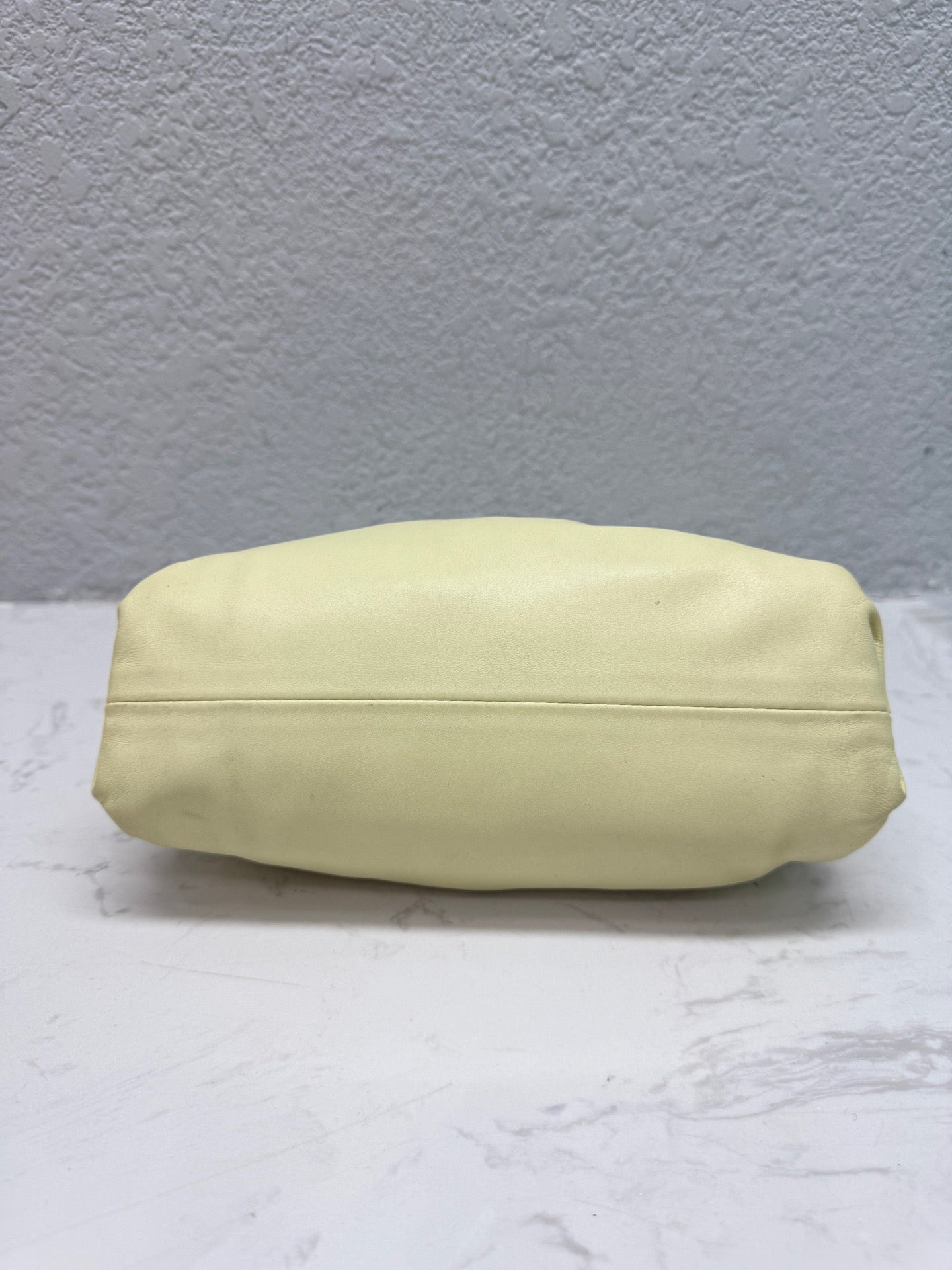 Bottega Veneta - The Pouch Mini - Calfskin leather - Yellow - (mini)