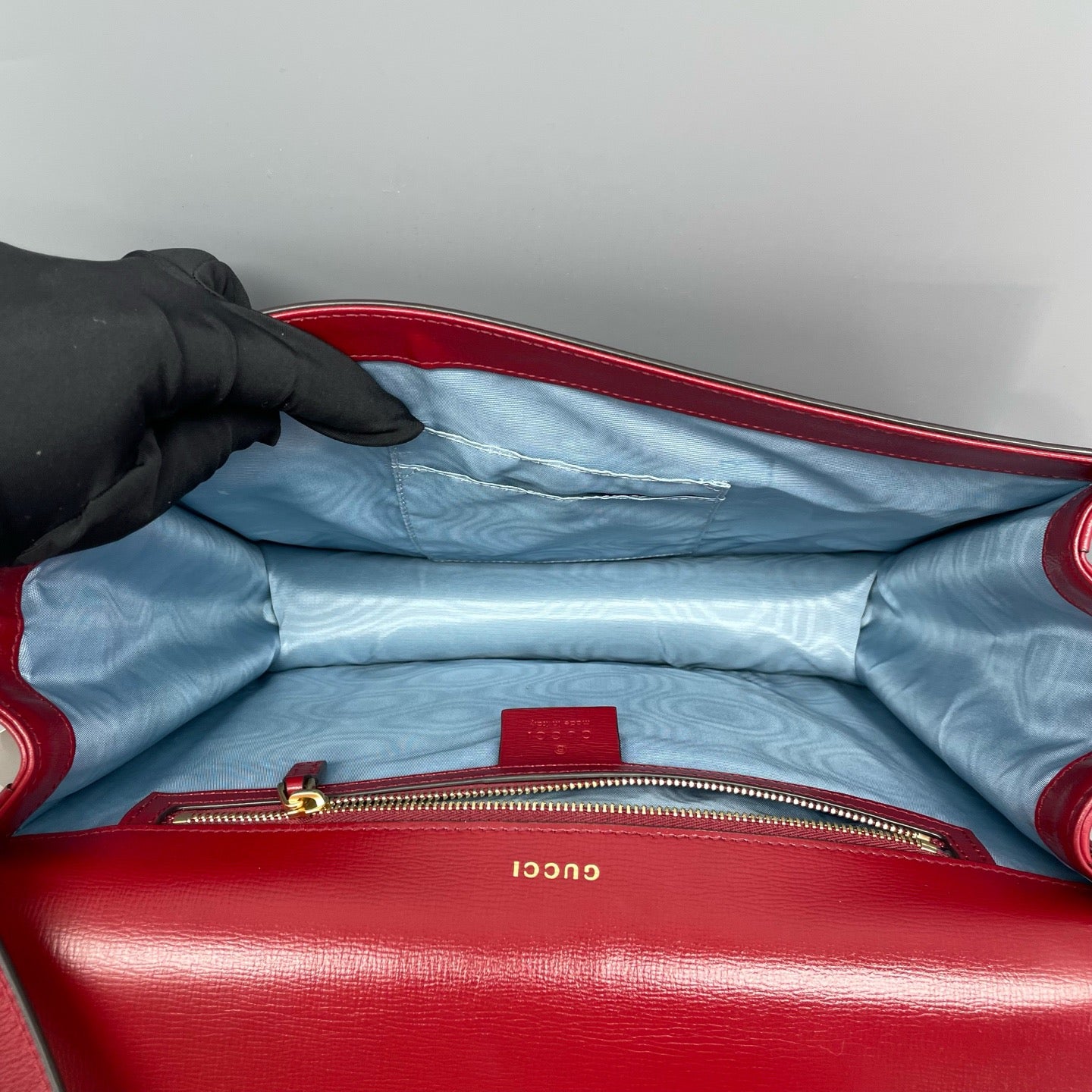 Gucci - Double G Messenger Shoulder Bag - Leather - Red with Gold-Tone Hardware - (Medium)
