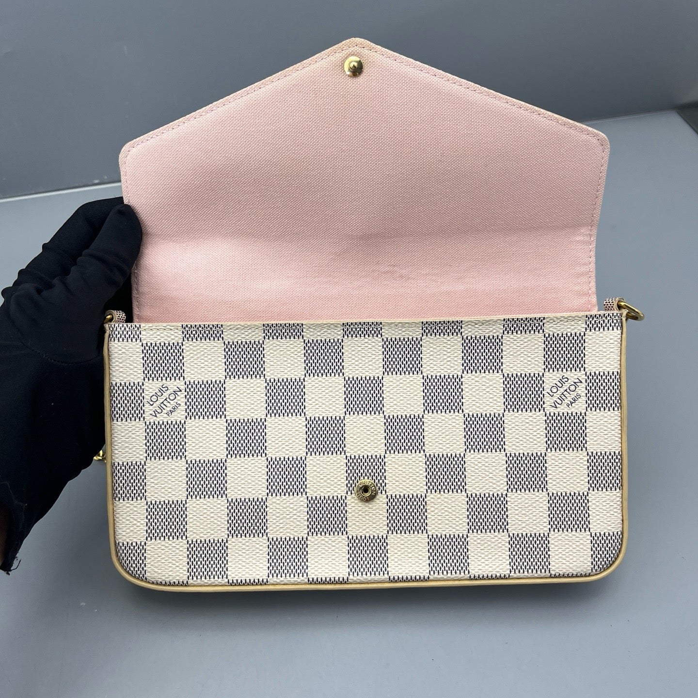 Louis Vuitton - Pochette Félicie - Damier Azur coated canvas with pink leather lining and trim - White - (Small)