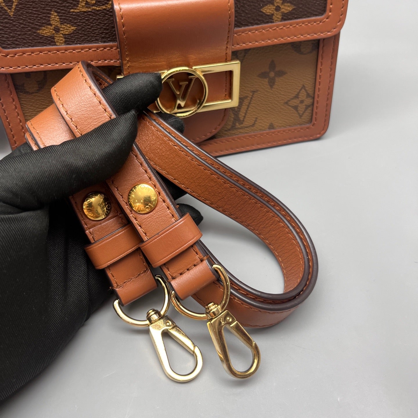 Louis Vuitton - Dauphine Pochette - Monogram coated canvas with leather trim - Brown - (small)
