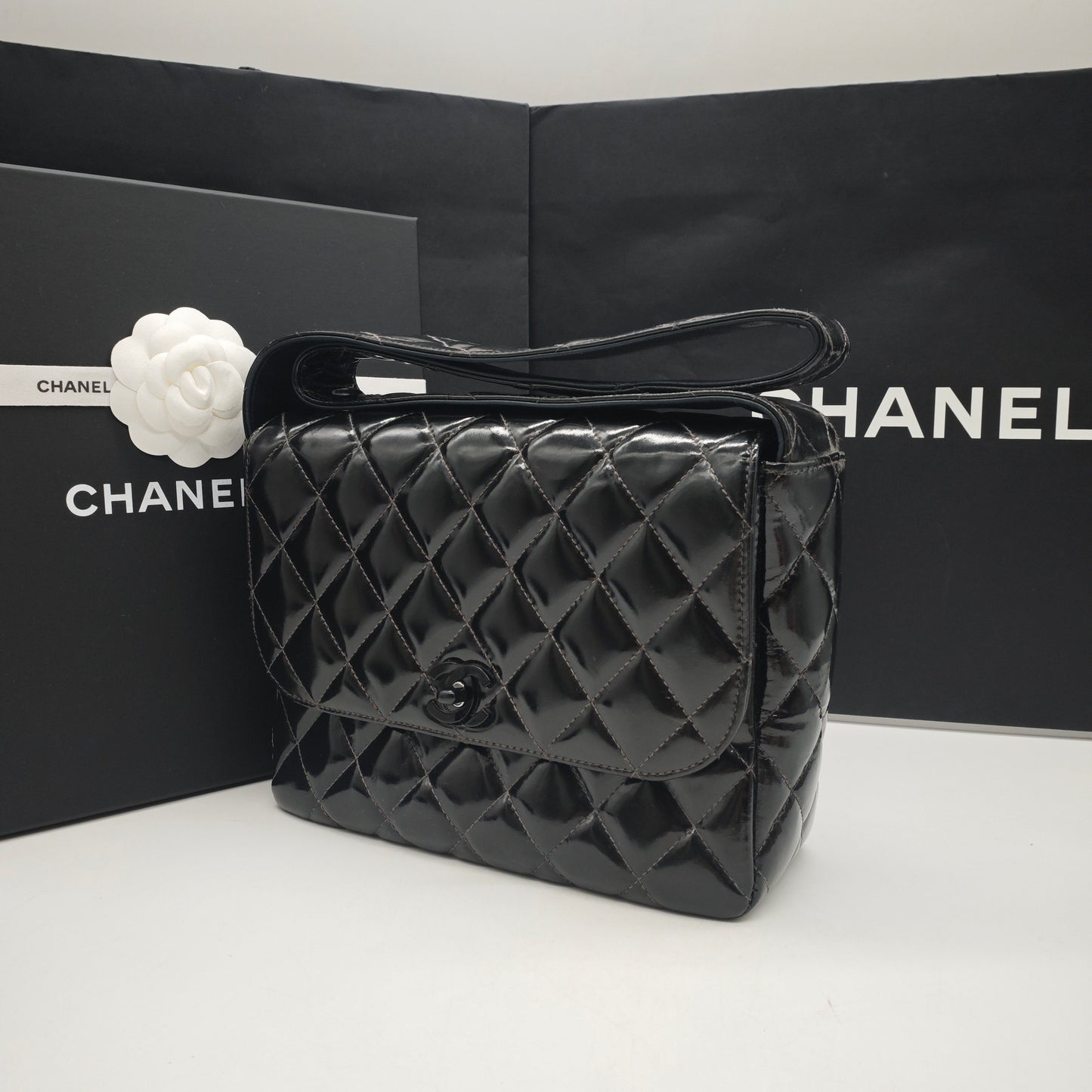 Chanel - Vintage Camera Shoulder Bag - Patent leather - Black - (small)