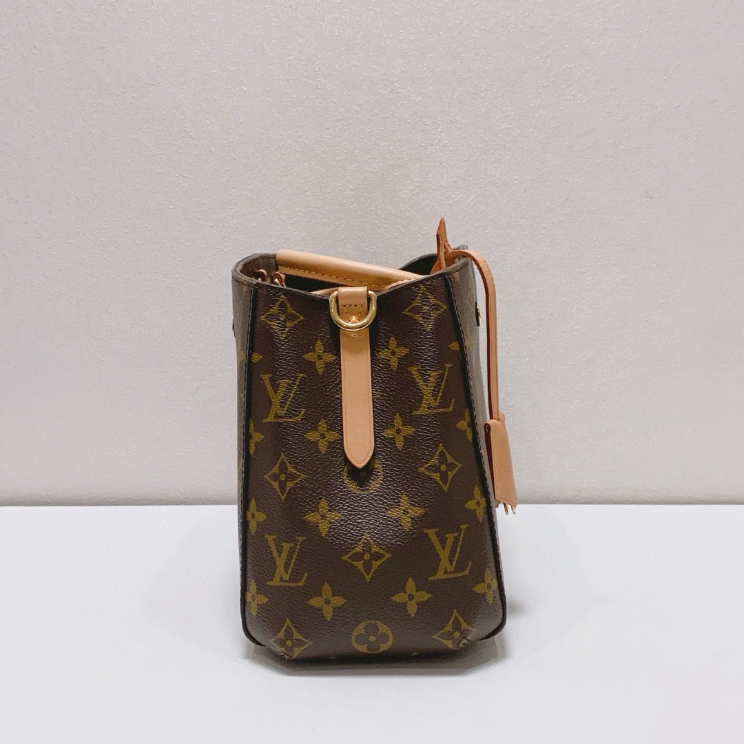 Louis Vuitton - Montaigne BB - Monogram canvas with natural cowhide leather trim - Brown - (medium)