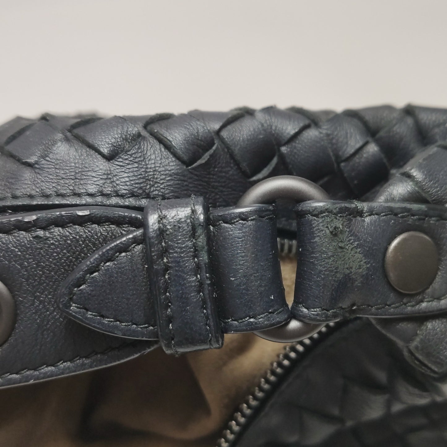 Bottega Veneta - Intrecciato Shoulder Bag - Lambskin leather - Black - (Medium)