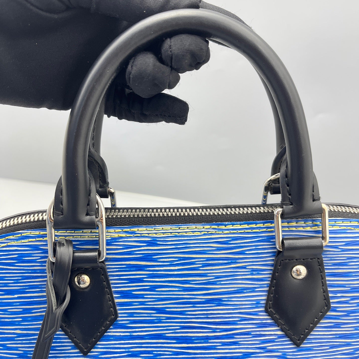 Louis Vuitton - Alma PM - Epi Leather - Blue and Black - (Medium)