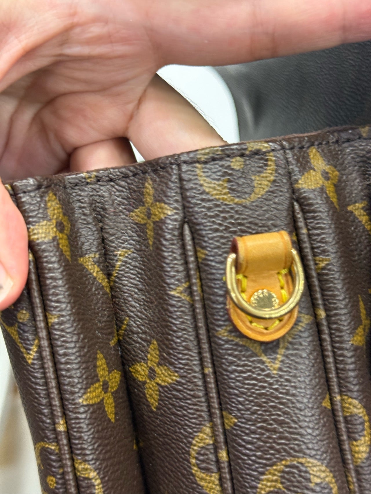 Louis Vuitton - Pochette Metis - Monogram coated canvas with natural cowhide leather trim - Brown - (medium)