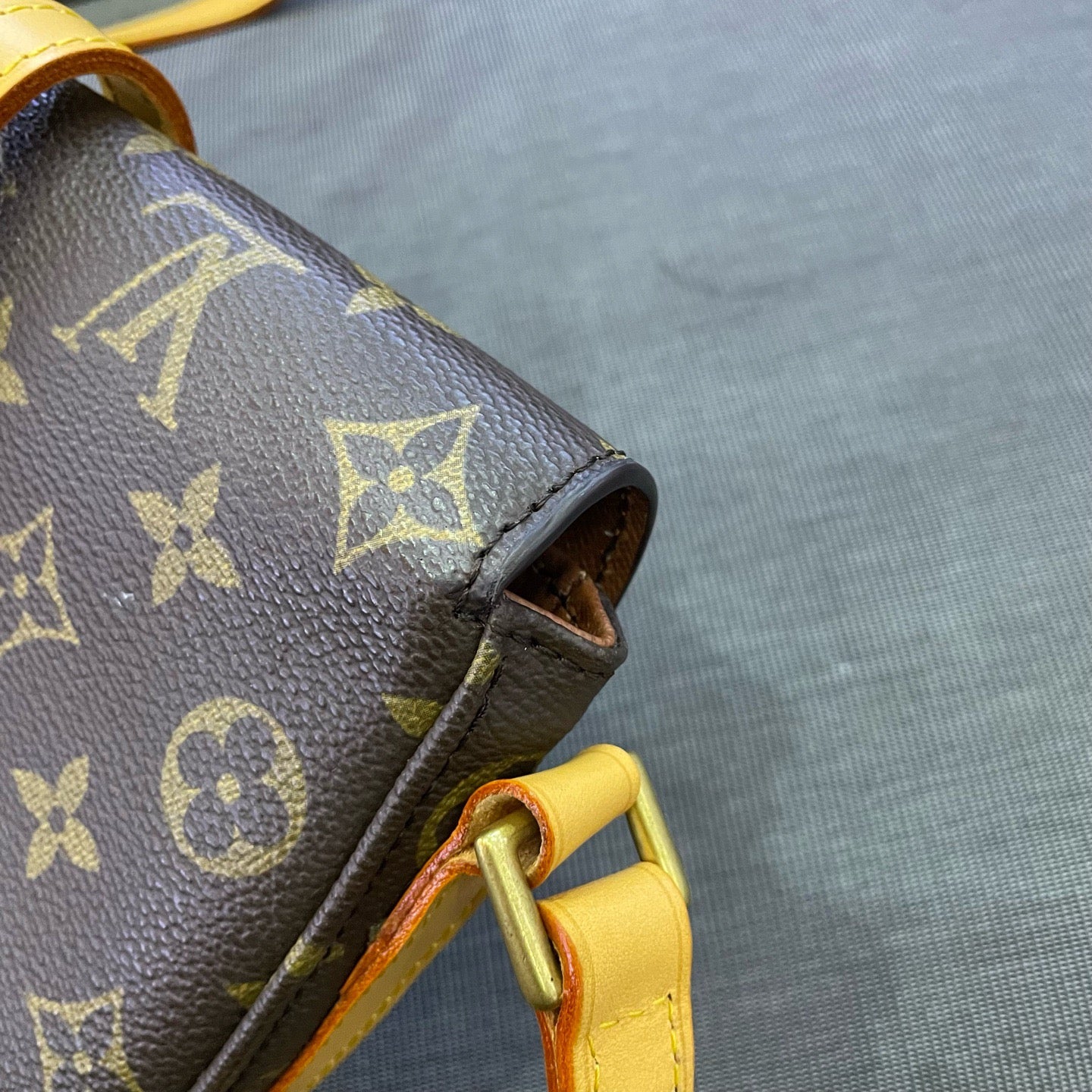 Louis Vuitton - Mini Shield Crossbody Bag - Monogram coated canvas with Vachetta leather trim - Brown - (mini)