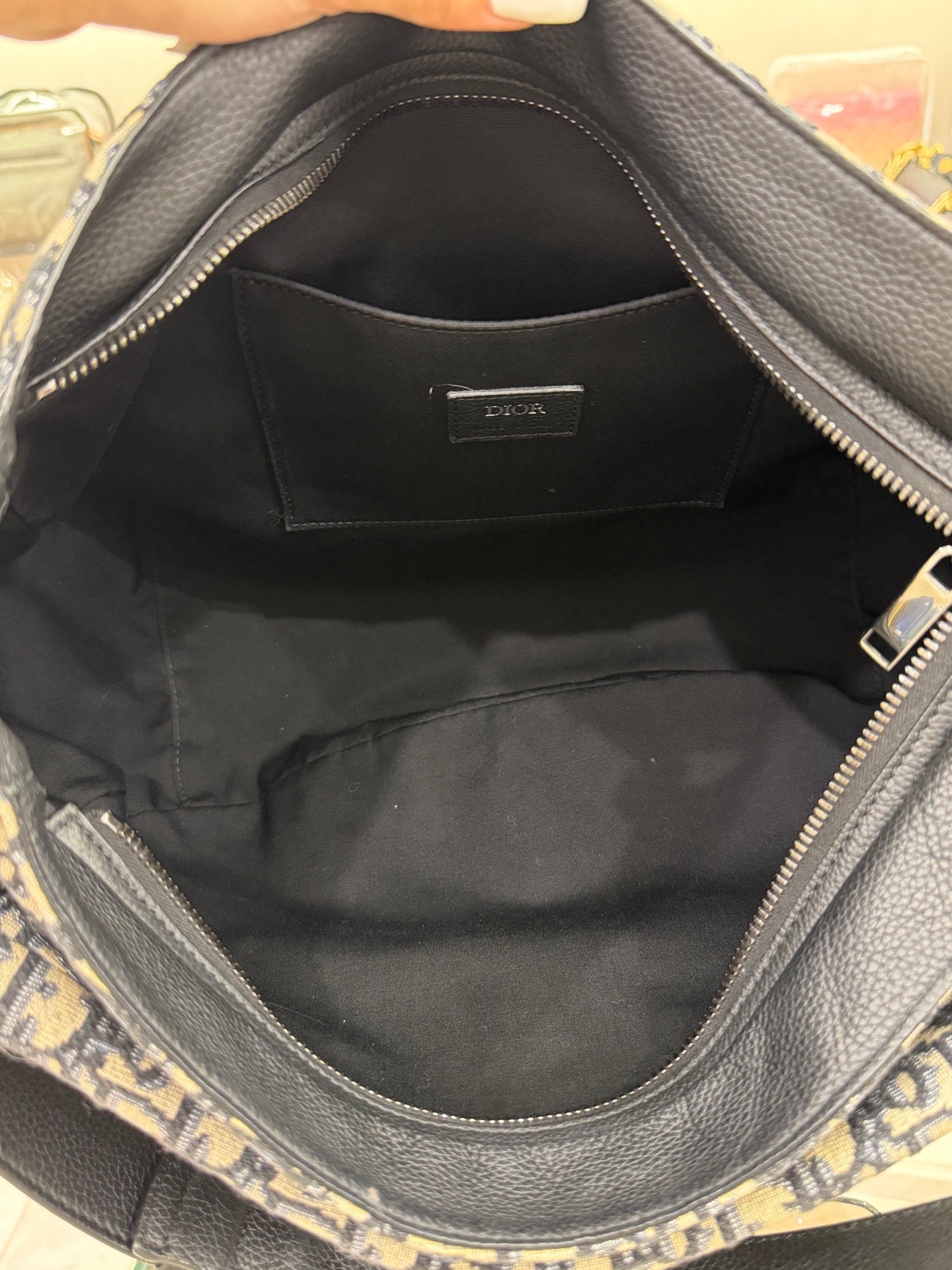 Dior - Saddle Soft Hobo Bag in Oblique Canvas - Oblique jacquard canvas with pebbled calfskin leather trim - Multicolour - (Large)