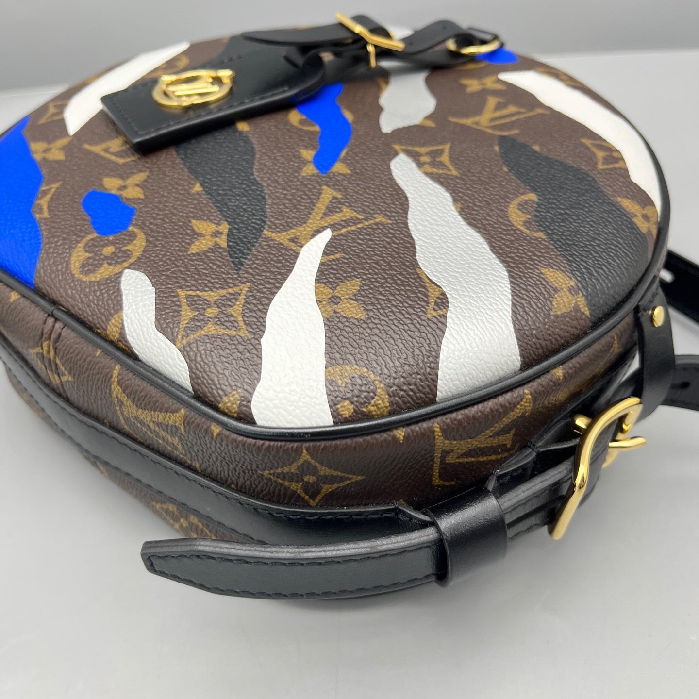 Louis Vuitton - Round Bag League of Legends True Damage Limited Edition - Monogram coated canvas and leather - Multicolour - (medium)