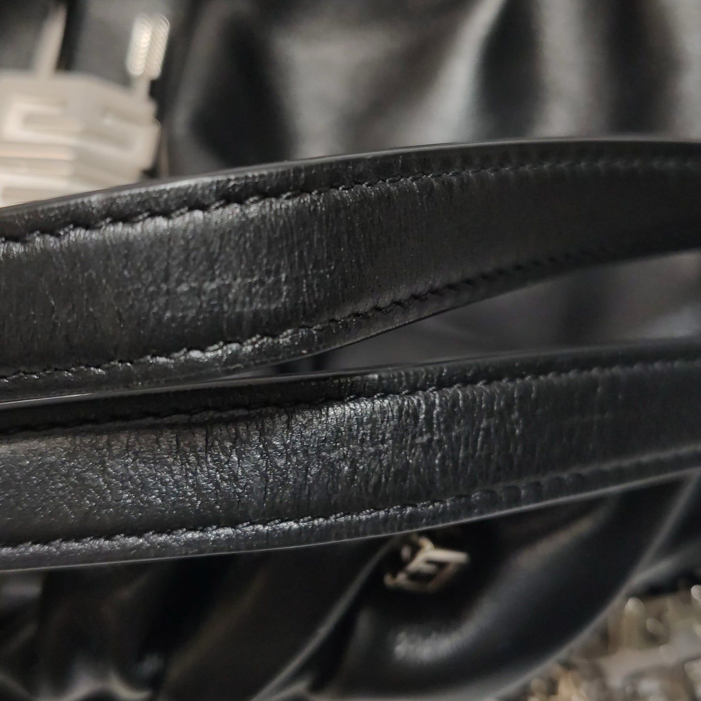 Givenchy - Kenny Soft Hobo Bag - Sheep leather exterior, cow leather lining - Black - (Medium)