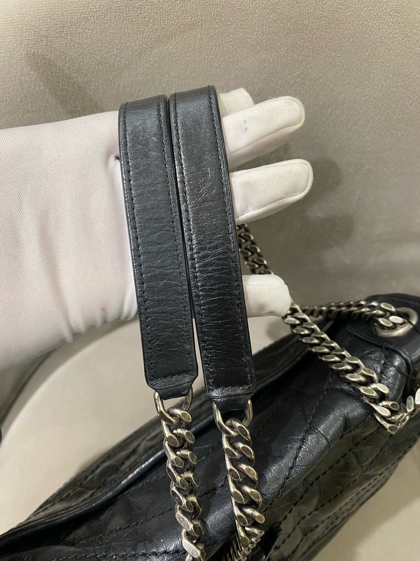 Saint Laurent - Niki Medium Chain Bag - Aged crinkled calfskin leather - Black - (Medium)