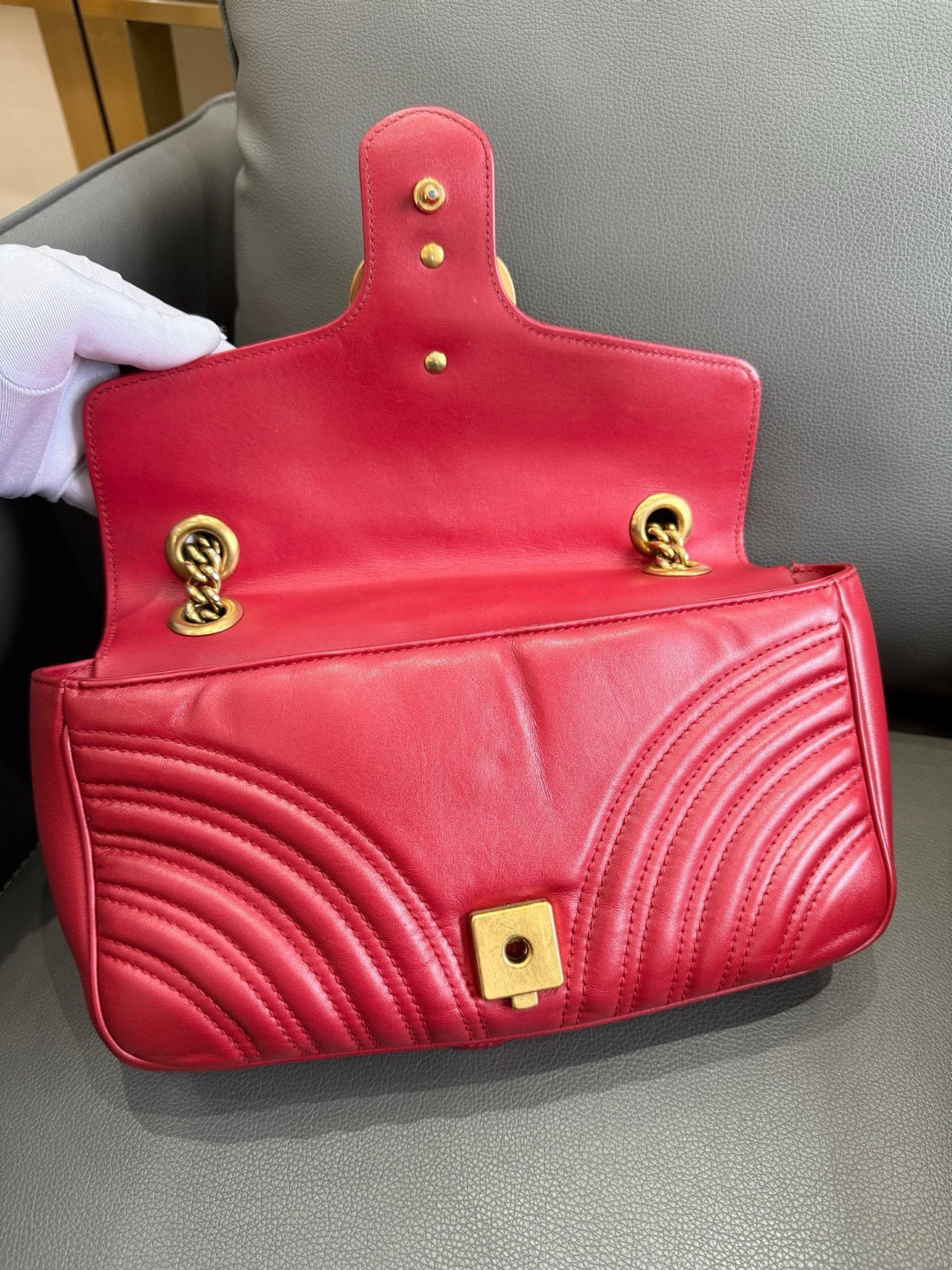 Gucci - GG Marmont Matelassé Shoulder Bag - Leather - Red - (medium)