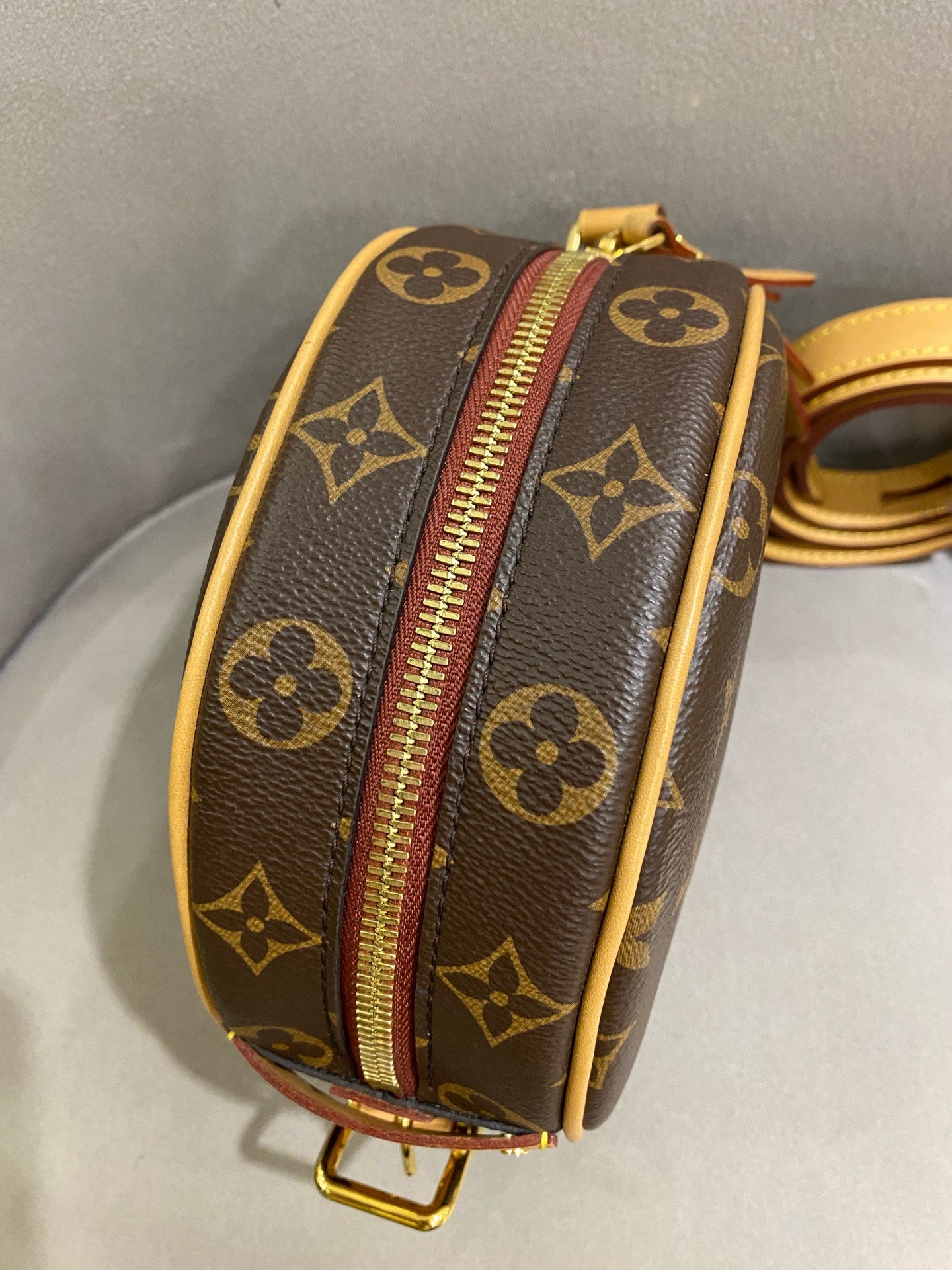 Louis Vuitton - Small Round Bag - Monogram coated canvas with Vachetta leather trim - Brown - (mini)