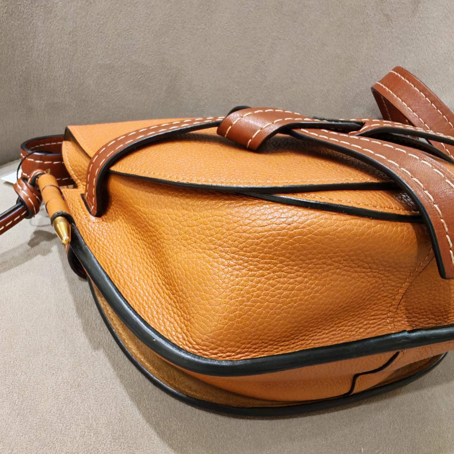 Loewe - Gate Bag - Grained calfskin leather - Caramel and Brown - (Medium)