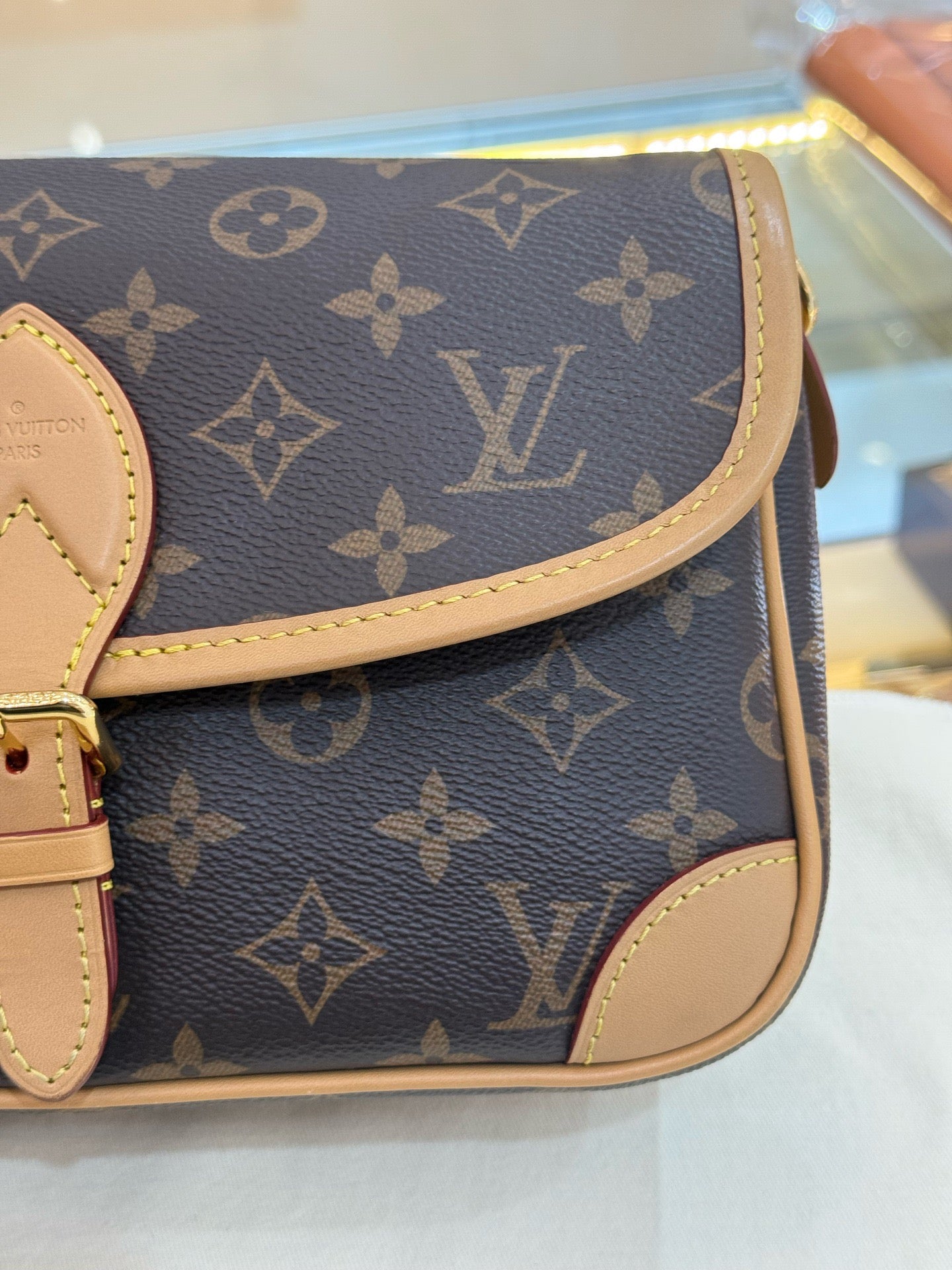 Louis Vuitton - Classic Monogram Flap Shoulder Bag - Monogram coated canvas with natural Vachetta leather trim and a textile shoulder strap - Brown - (small)