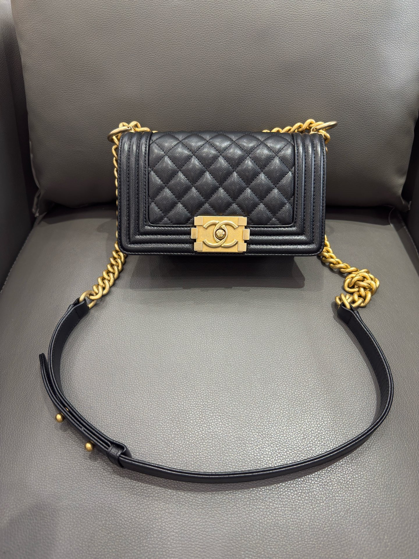 Chanel - Boy Bag - Caviar leather - Black - (Small)