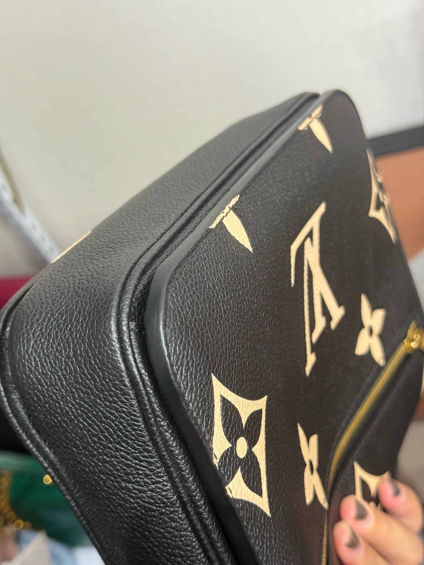Louis Vuitton - Pochette Métis - Embossed cowhide leather - Black - (small)