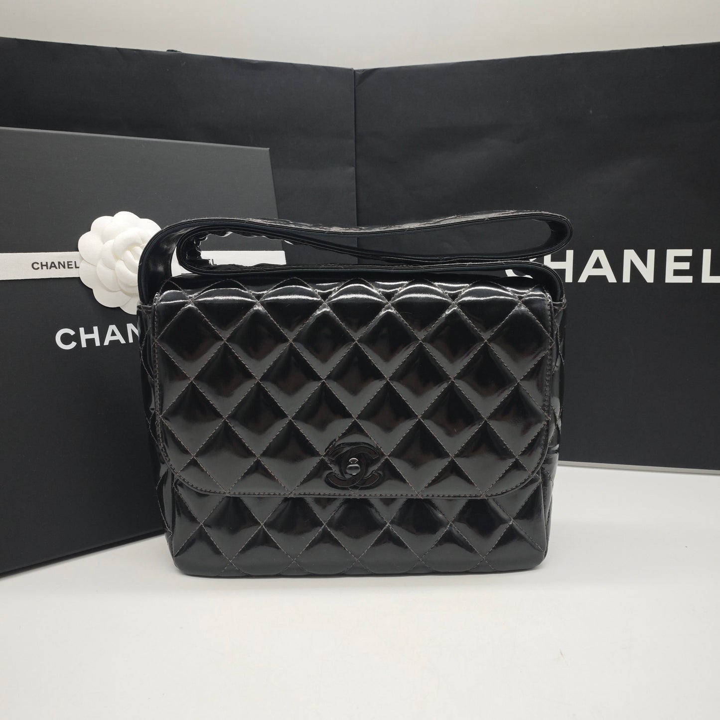 Chanel - Vintage Camera Shoulder Bag - Patent leather - Black - (small)