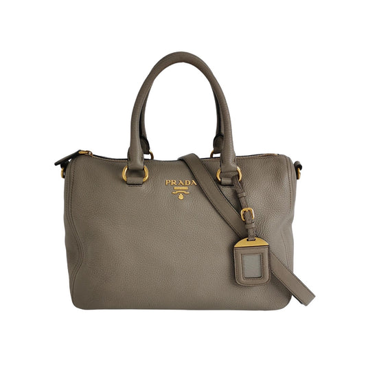 Prada - Vitello Daino Top Handle Bag - Pebbled cowhide leather - Grey - (Large)