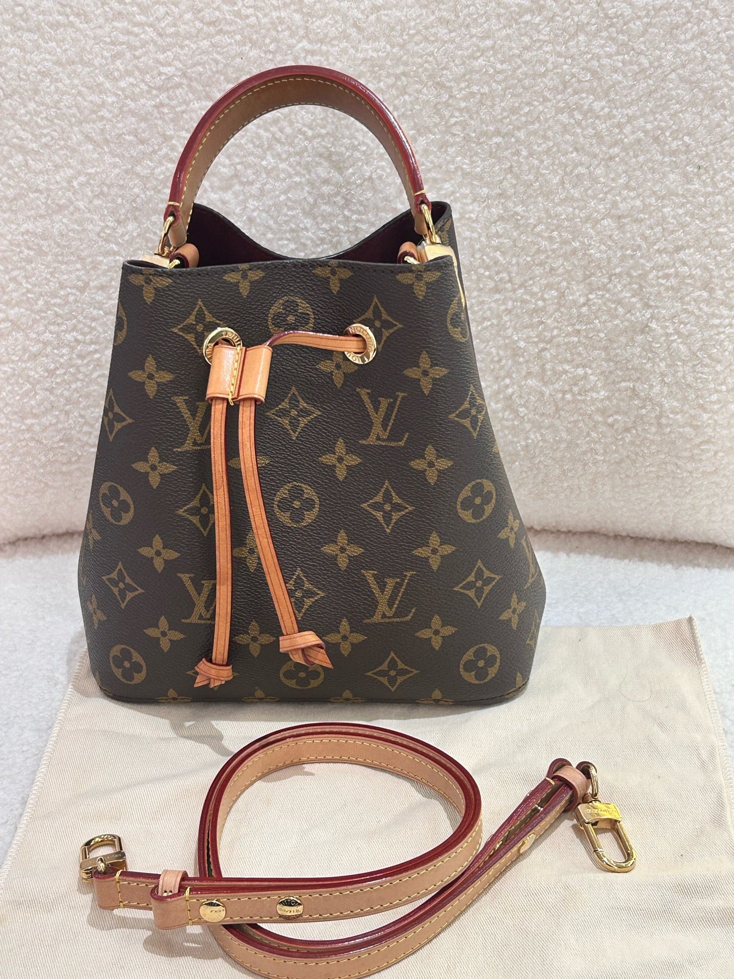 Louis Vuitton - NeoNoe BB - Monogram coated canvas with Vachetta leather trim - Brown - (Mini)