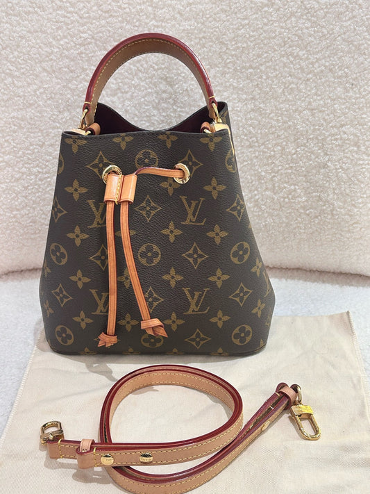 Louis Vuitton - NeoNoe BB - Monogram coated canvas with Vachetta leather trim - Brown - (Mini)
