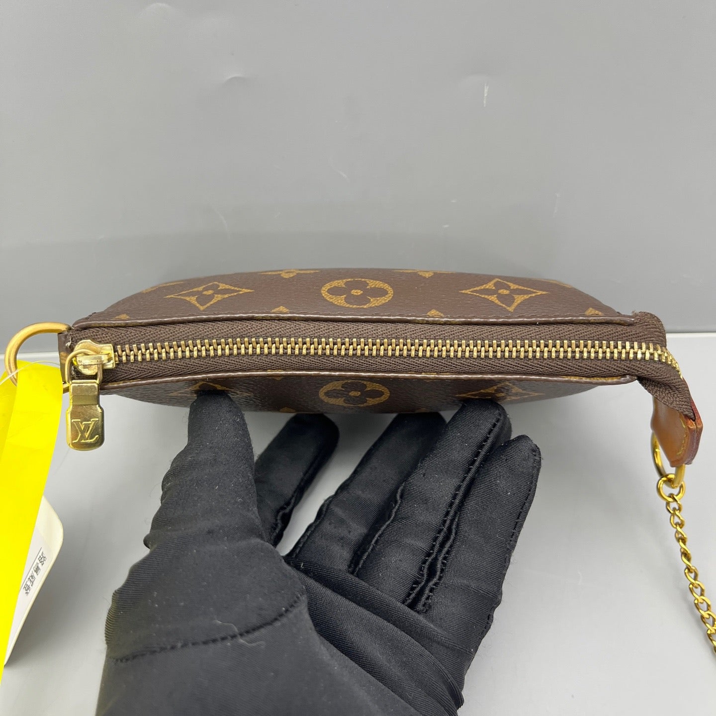 Louis Vuitton - Mini Pochette Accessoires - Monogram coated canvas with natural cowhide leather trim - Brown - (mini)