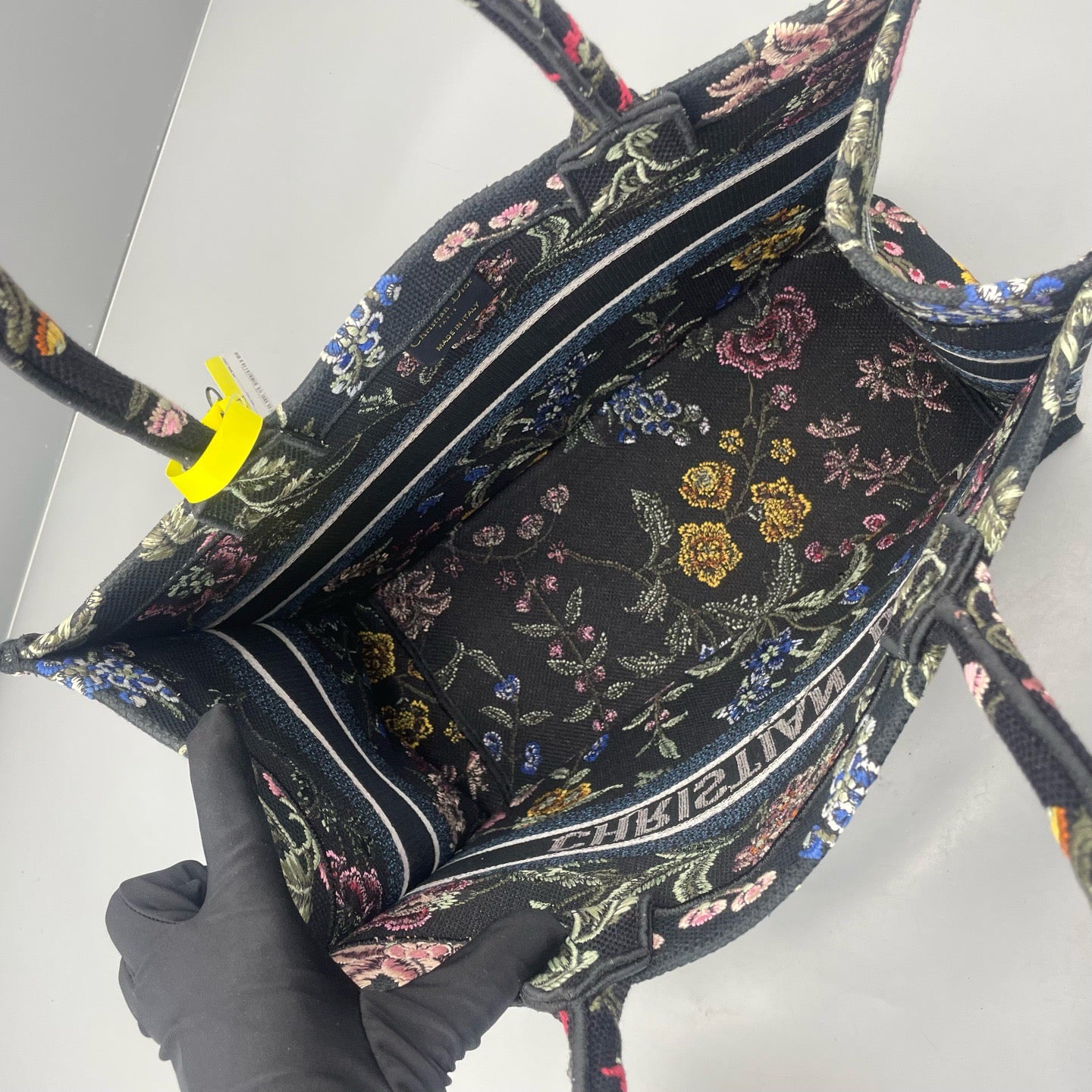Dior - Medium Floral Tote - Embroidered canvas - Black - (Medium)